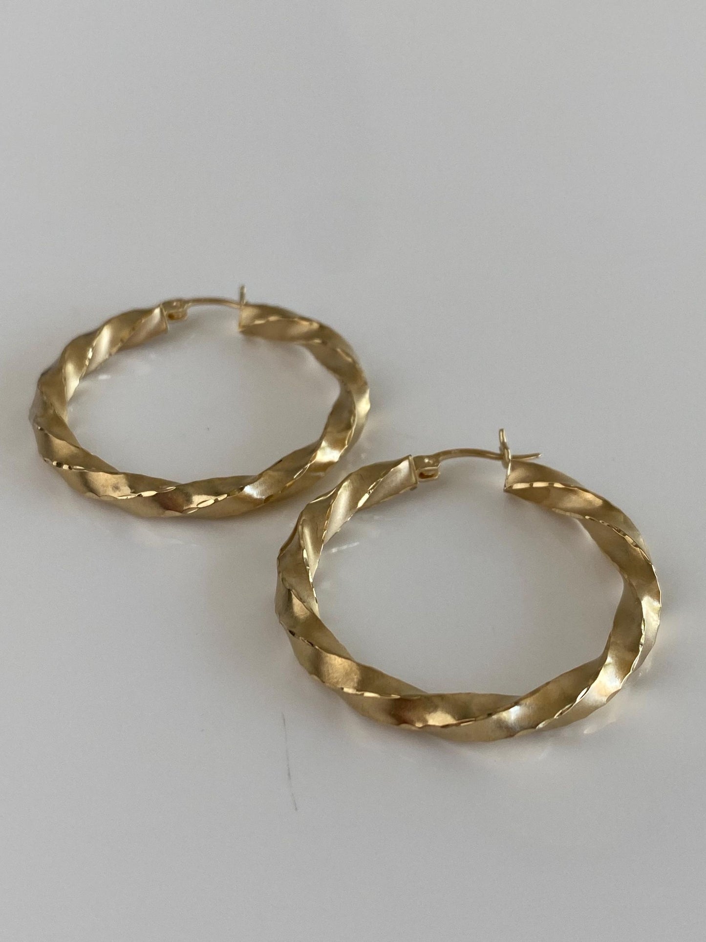 Vintage 14k Yellow Gold Twist Hoop Earrings
