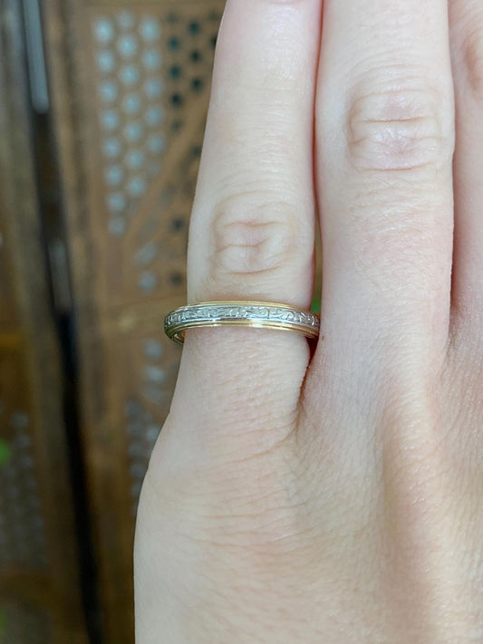 Vintage Solid 14k White & Yellow Gold Designed Ring Band - Size 4