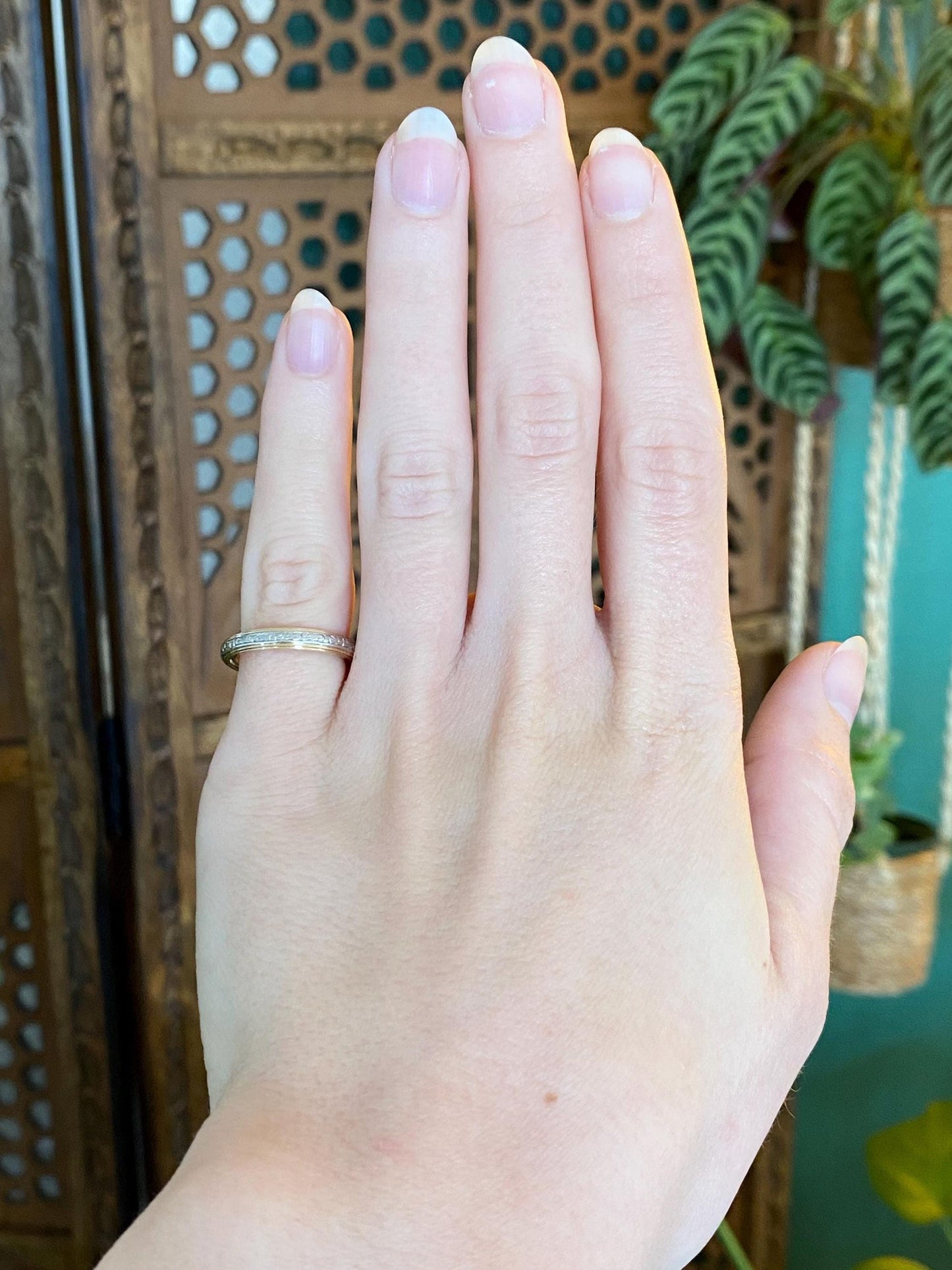 Vintage Solid 14k White & Yellow Gold Designed Ring Band - Size 4