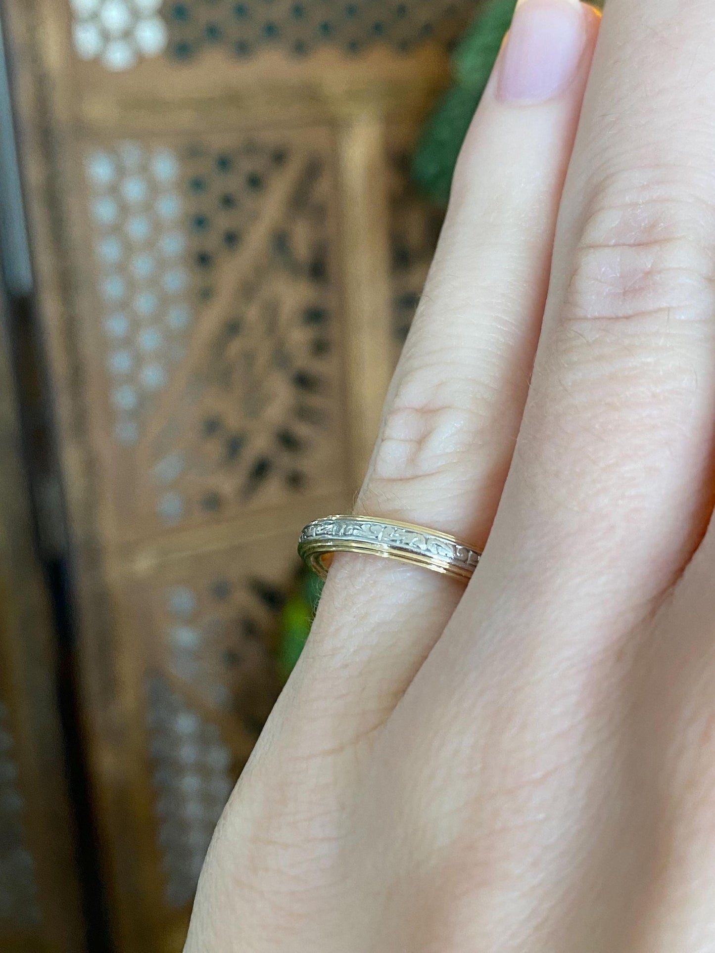Vintage Solid 14k White & Yellow Gold Designed Ring Band - Size 4