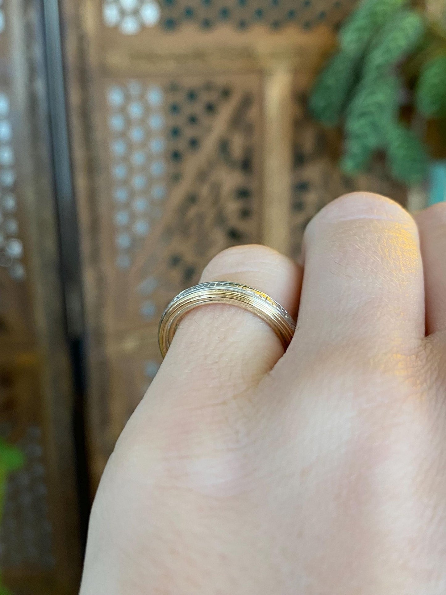 Vintage Solid 14k White & Yellow Gold Designed Ring Band - Size 4