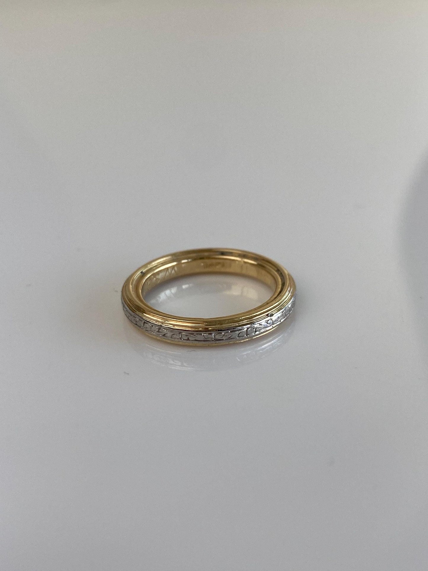 Vintage Solid 14k White & Yellow Gold Designed Ring Band - Size 4