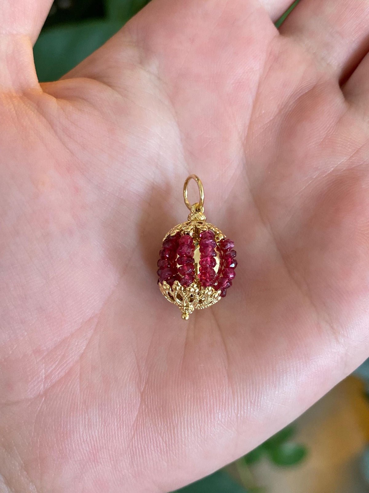 Vintage 18k Yellow Gold Ruby Beads Ball Charm