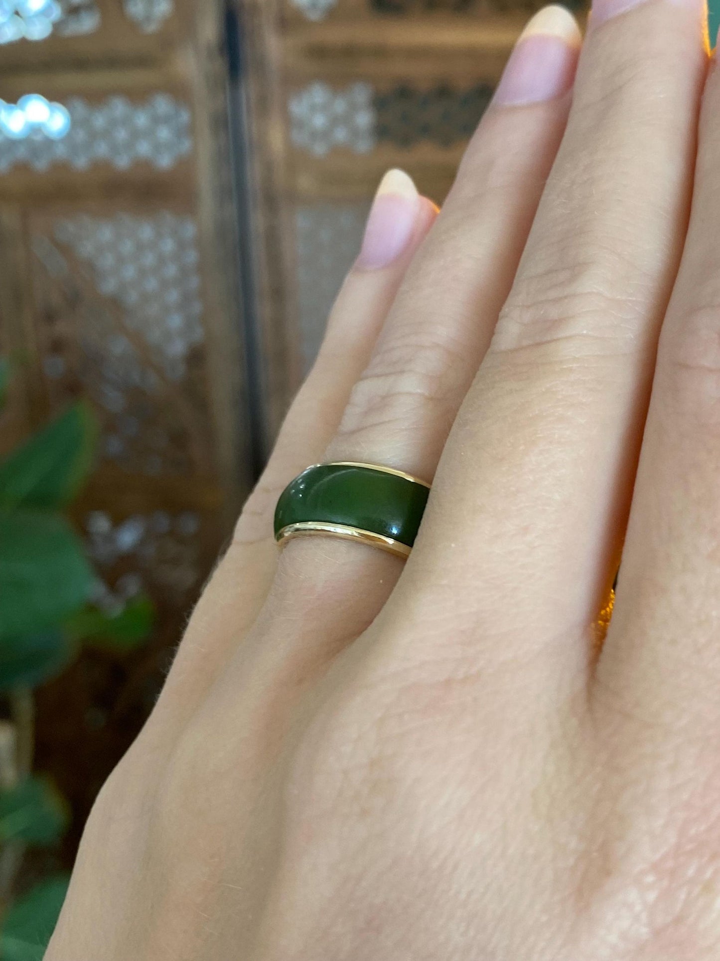 Vintage Solid 14k Yellow Gold Nephrite Jade Inlay Ring Band - Size 5.25