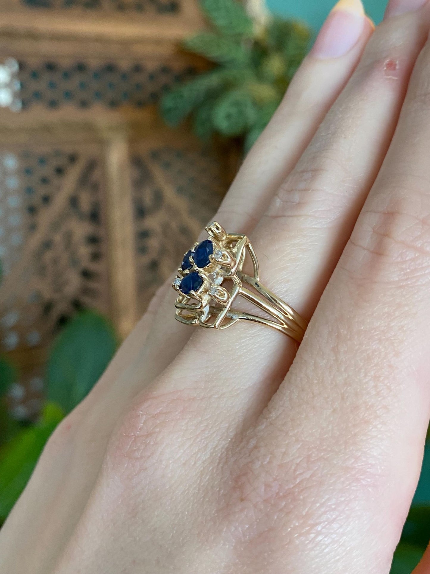 Vintage Solid 14k Yellow Gold Diamond Blue Sapphire Cubist Ring - Size 6.25