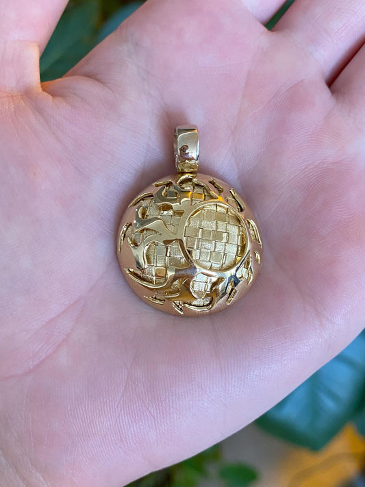 Vintage Solid 18k Yellow Gold Basketweave Sun Domed Charm