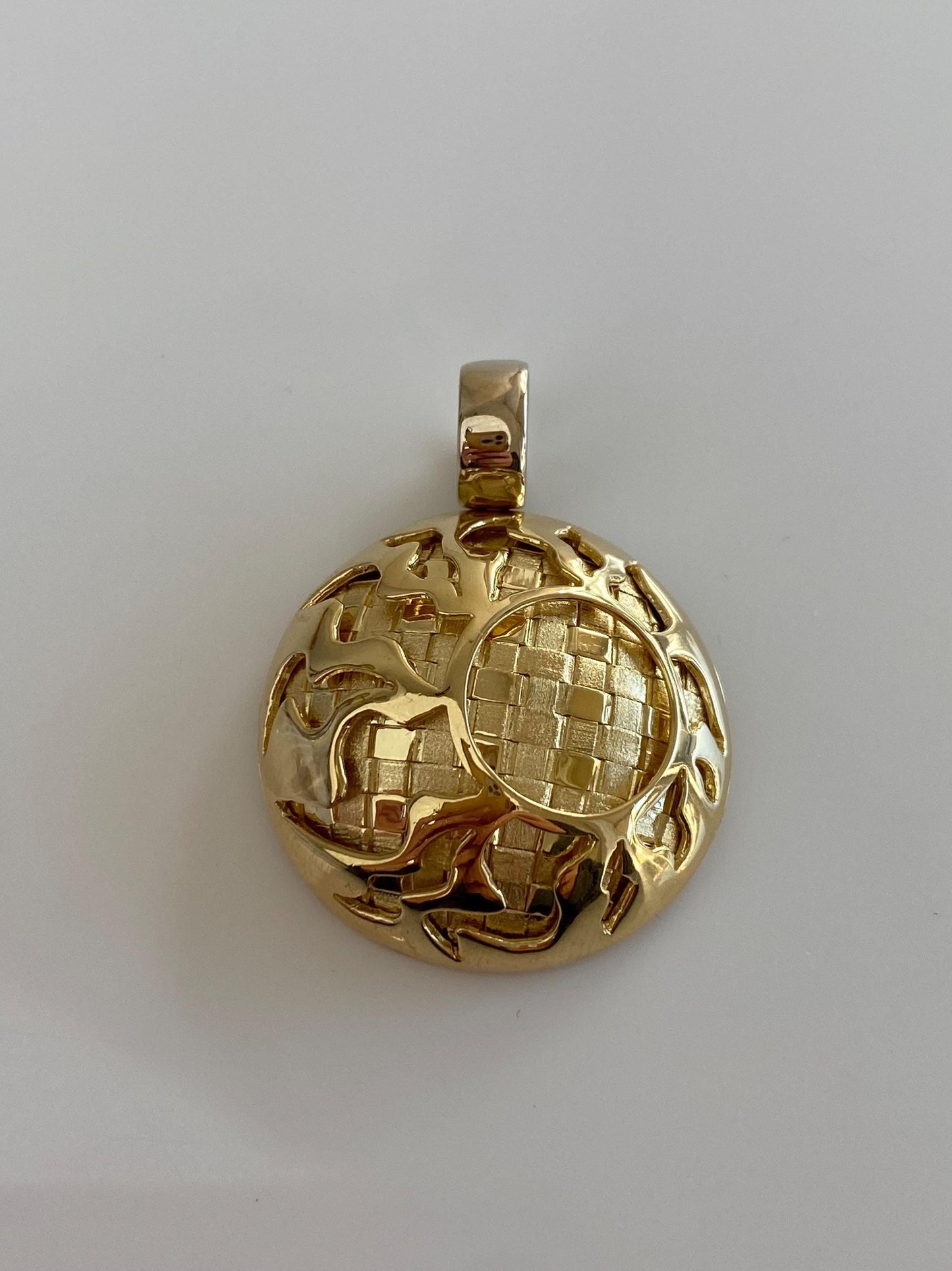 Vintage Solid 18k Yellow Gold Basketweave Sun Domed Charm