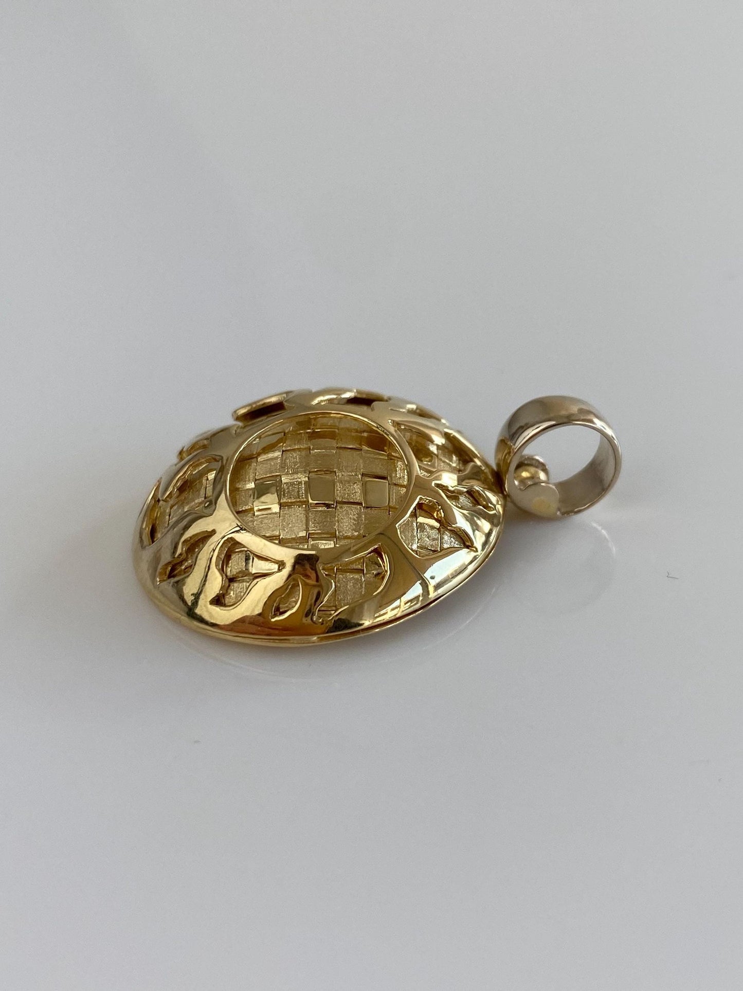 Vintage Solid 18k Yellow Gold Basketweave Sun Domed Charm