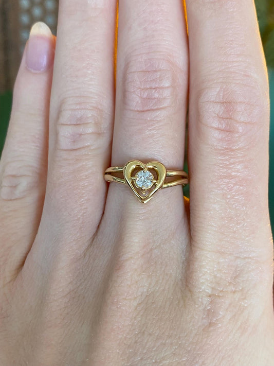 Vintage Solid 18k Yellow Gold Diamond Heart Ring - Size 6.5