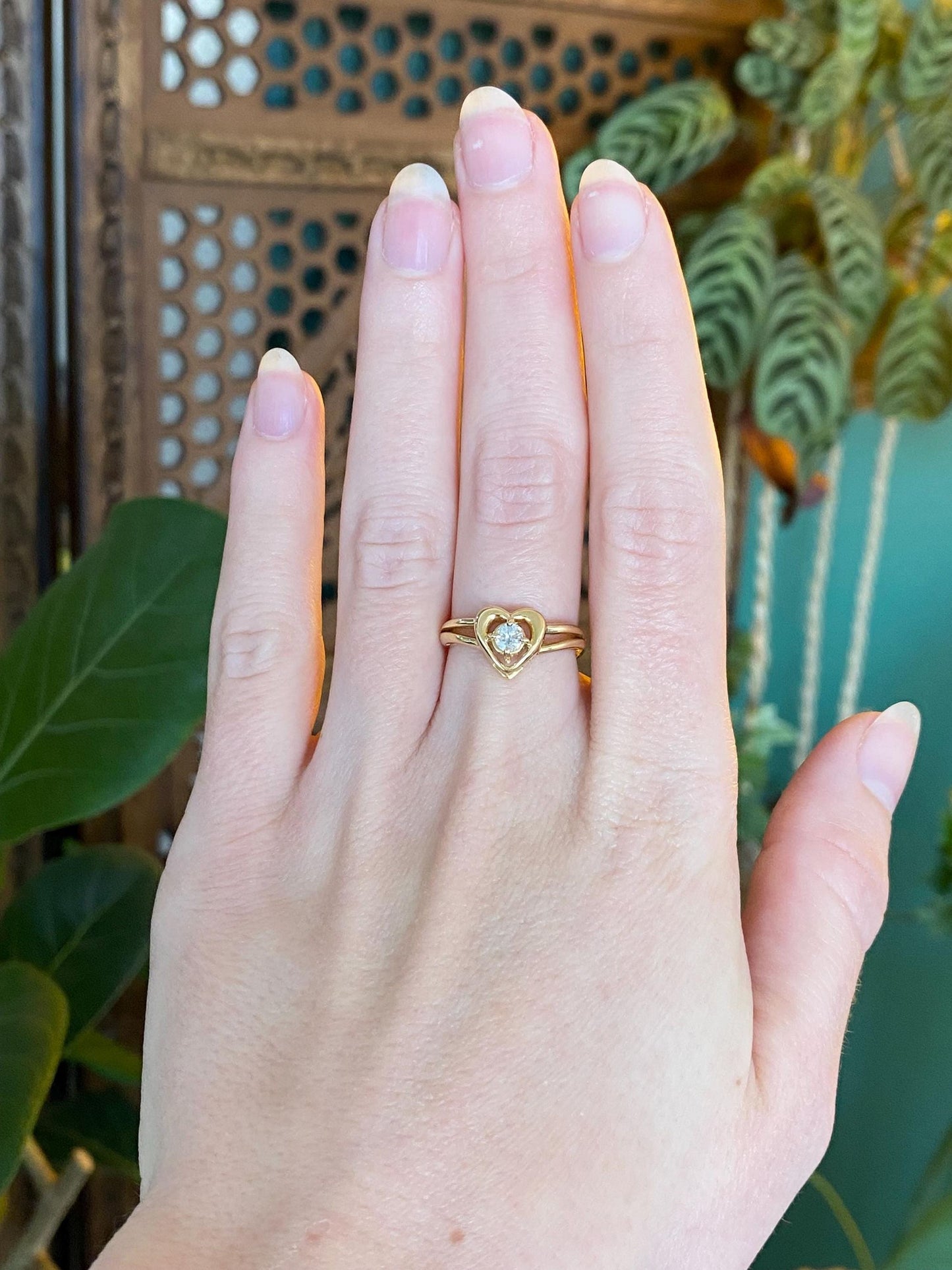 Vintage Solid 18k Yellow Gold Diamond Heart Ring - Size 6.5
