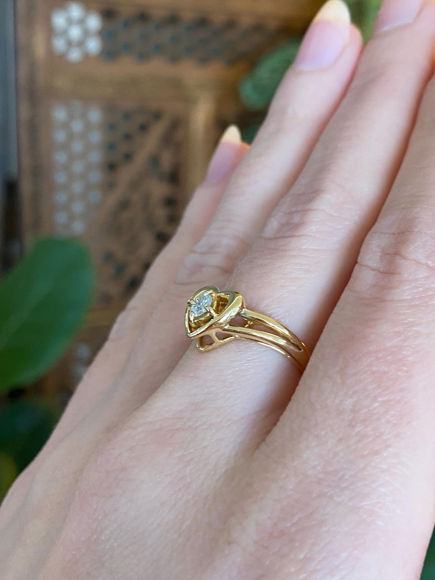 Vintage Solid 18k Yellow Gold Diamond Heart Ring - Size 6.5