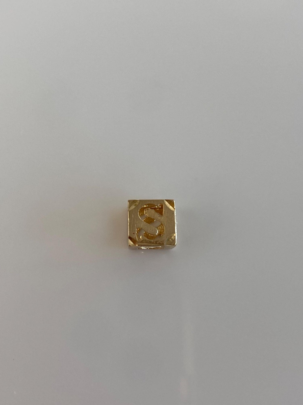 Vintage Solid 14k Yellow Gold Diamond Cut Initial 'S' Cube Charm
