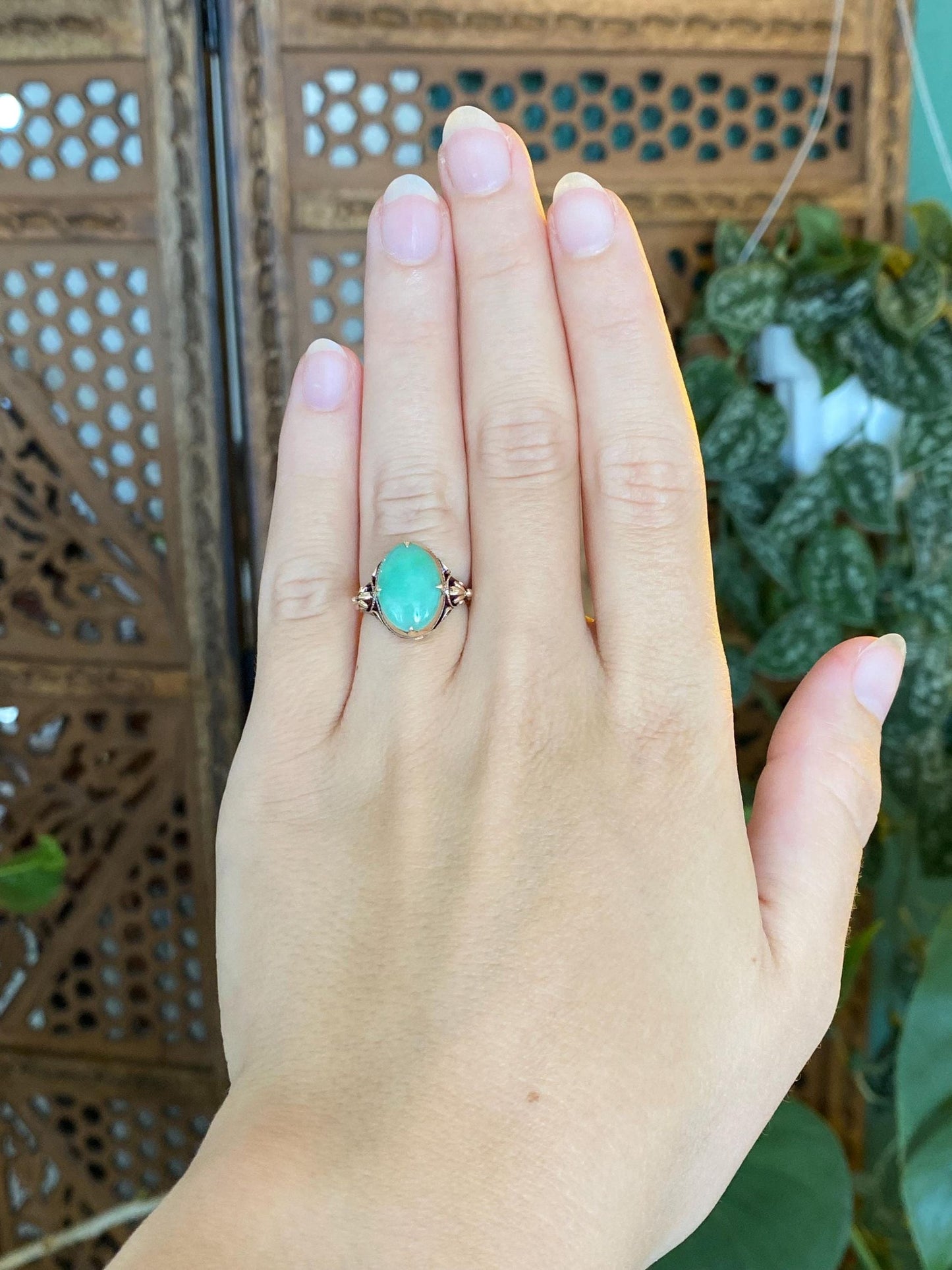 Vintage Solid 12k Rosey Gold Jade Designed Ring - Size 5