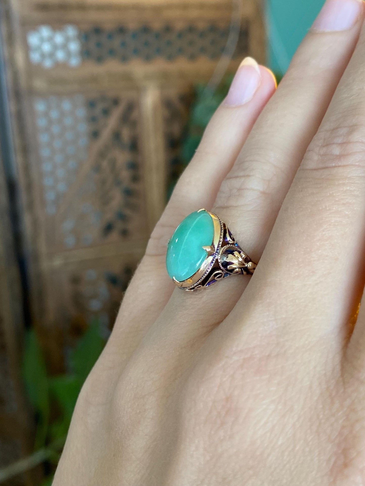 Vintage Solid 12k Rosey Gold Jade Designed Ring - Size 5