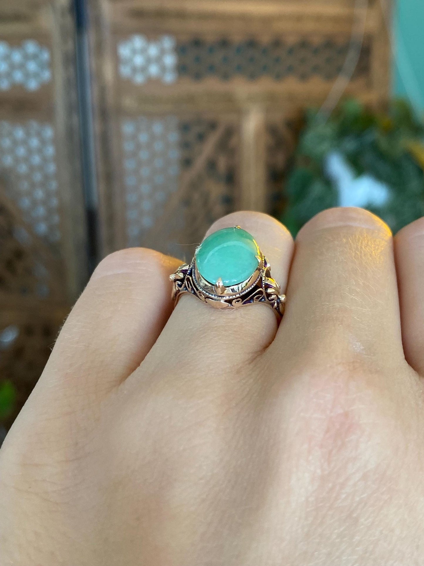 Vintage Solid 12k Rosey Gold Jade Designed Ring - Size 5