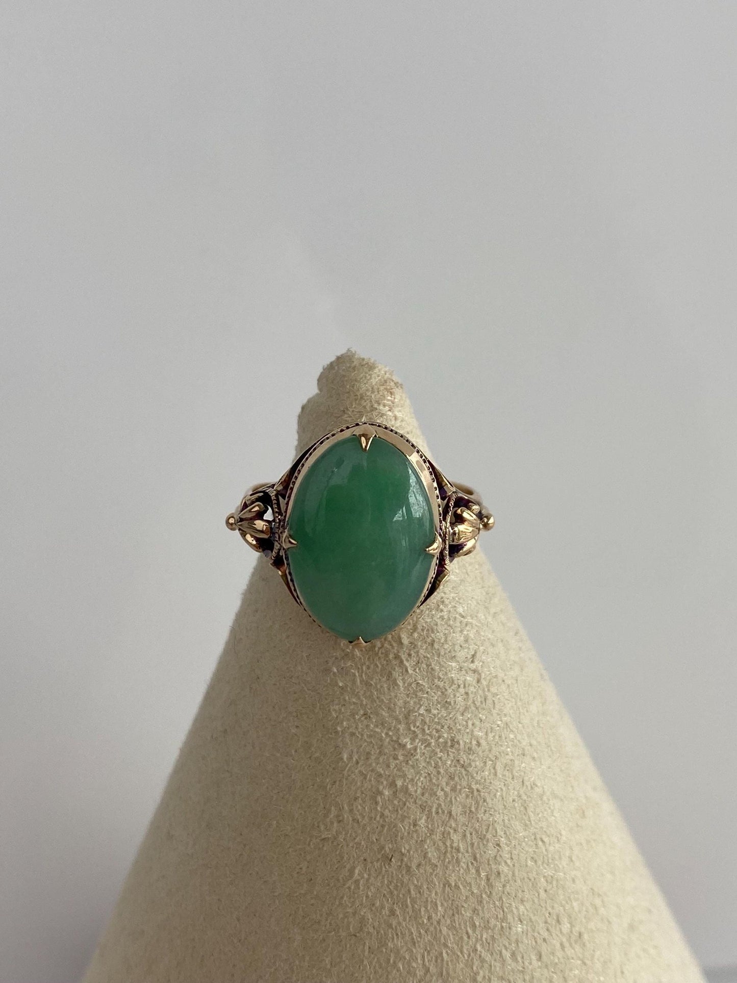 Vintage Solid 12k Rosey Gold Jade Designed Ring - Size 5