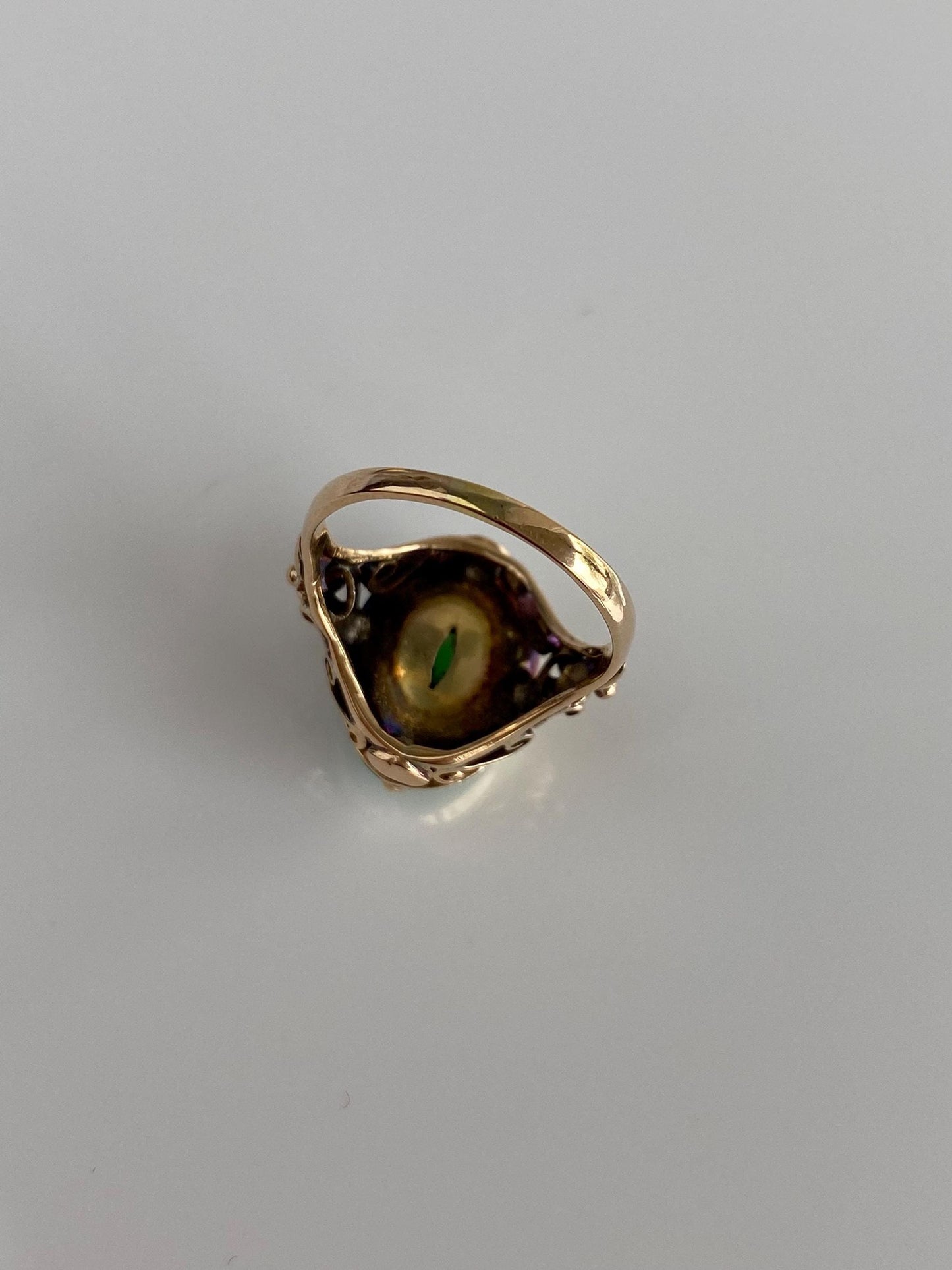 Vintage Solid 12k Rosey Gold Jade Designed Ring - Size 5