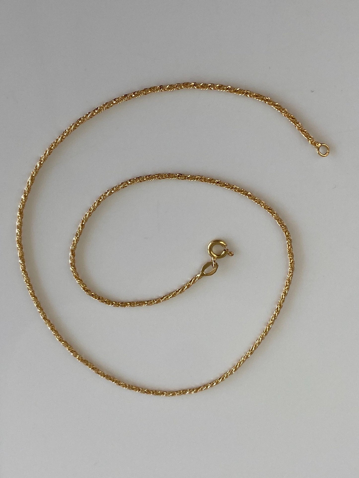 Vintage Solid 18k Yellow Gold Twist Style Chain Necklace - 15.5 inches