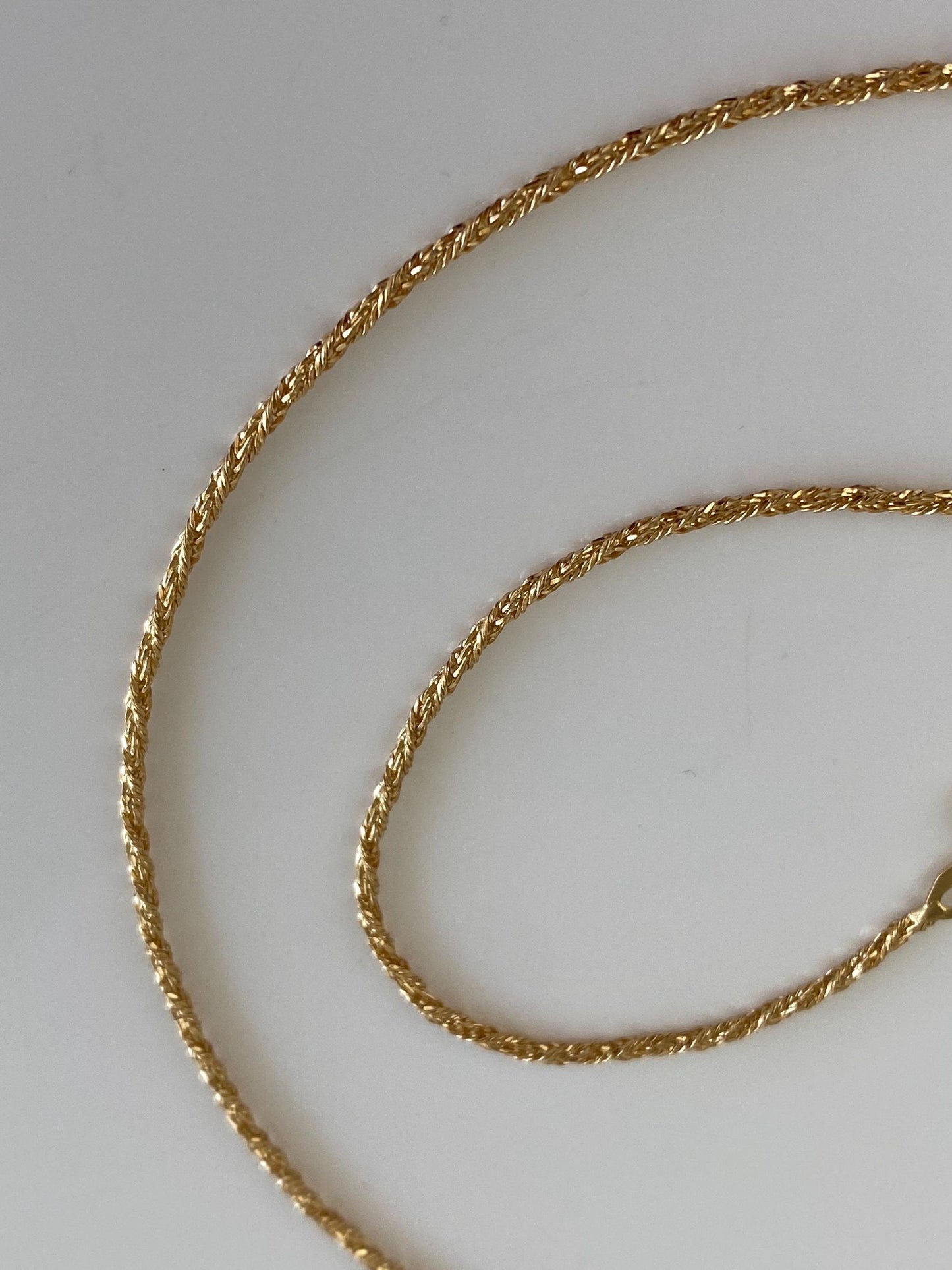 Vintage Solid 18k Yellow Gold Twist Style Chain Necklace - 15.5 inches