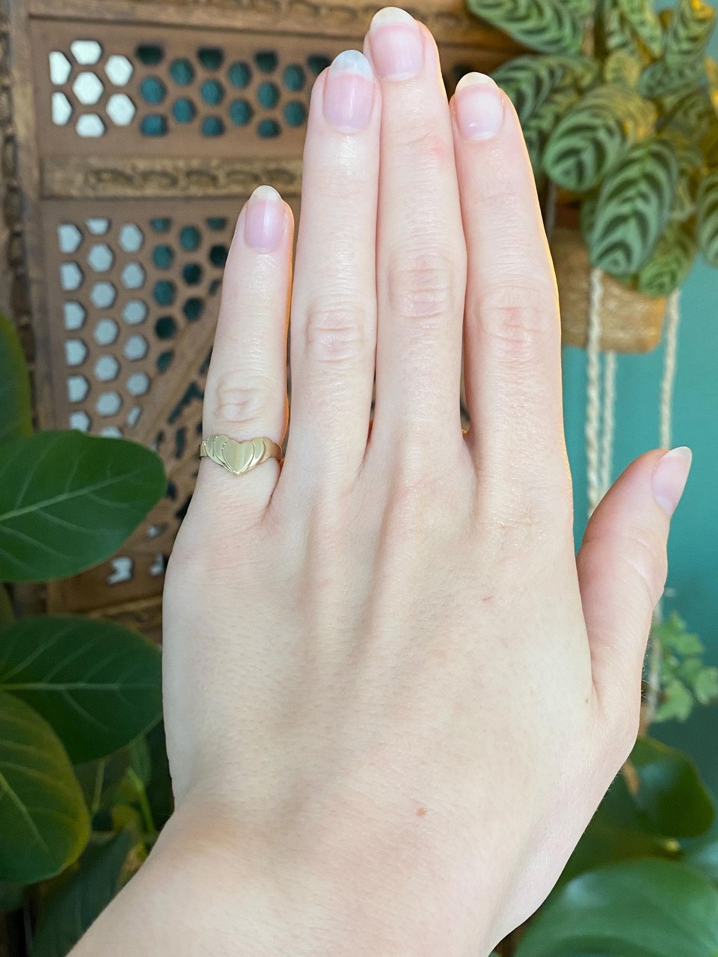 Vintage Solid 14k Yellow Gold Heart Chevron Ring - Size 3.25