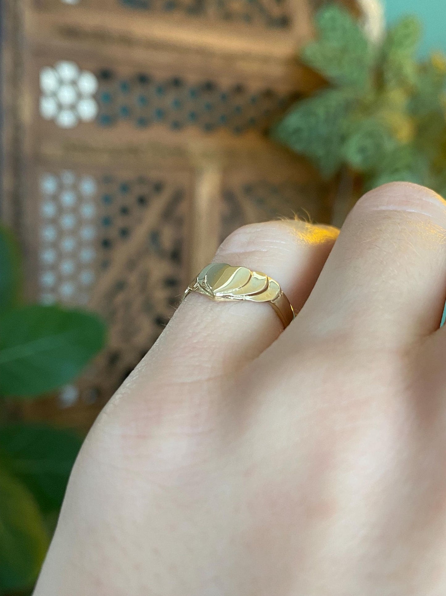 Vintage Solid 14k Yellow Gold Heart Chevron Ring - Size 3.25