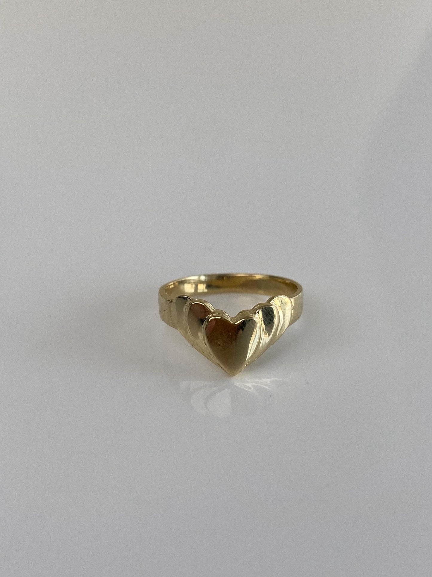 Vintage Solid 14k Yellow Gold Heart Chevron Ring - Size 3.25
