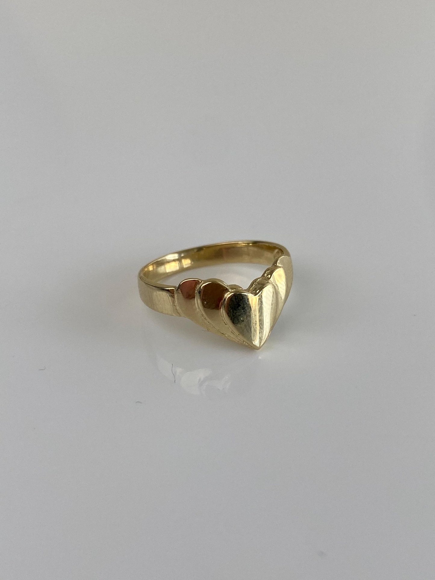 Vintage Solid 14k Yellow Gold Heart Chevron Ring - Size 3.25