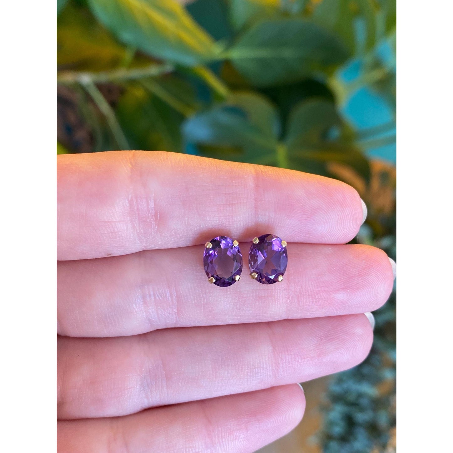 Vintage Solid 14k Yellow Gold Amethyst Stud Earrings