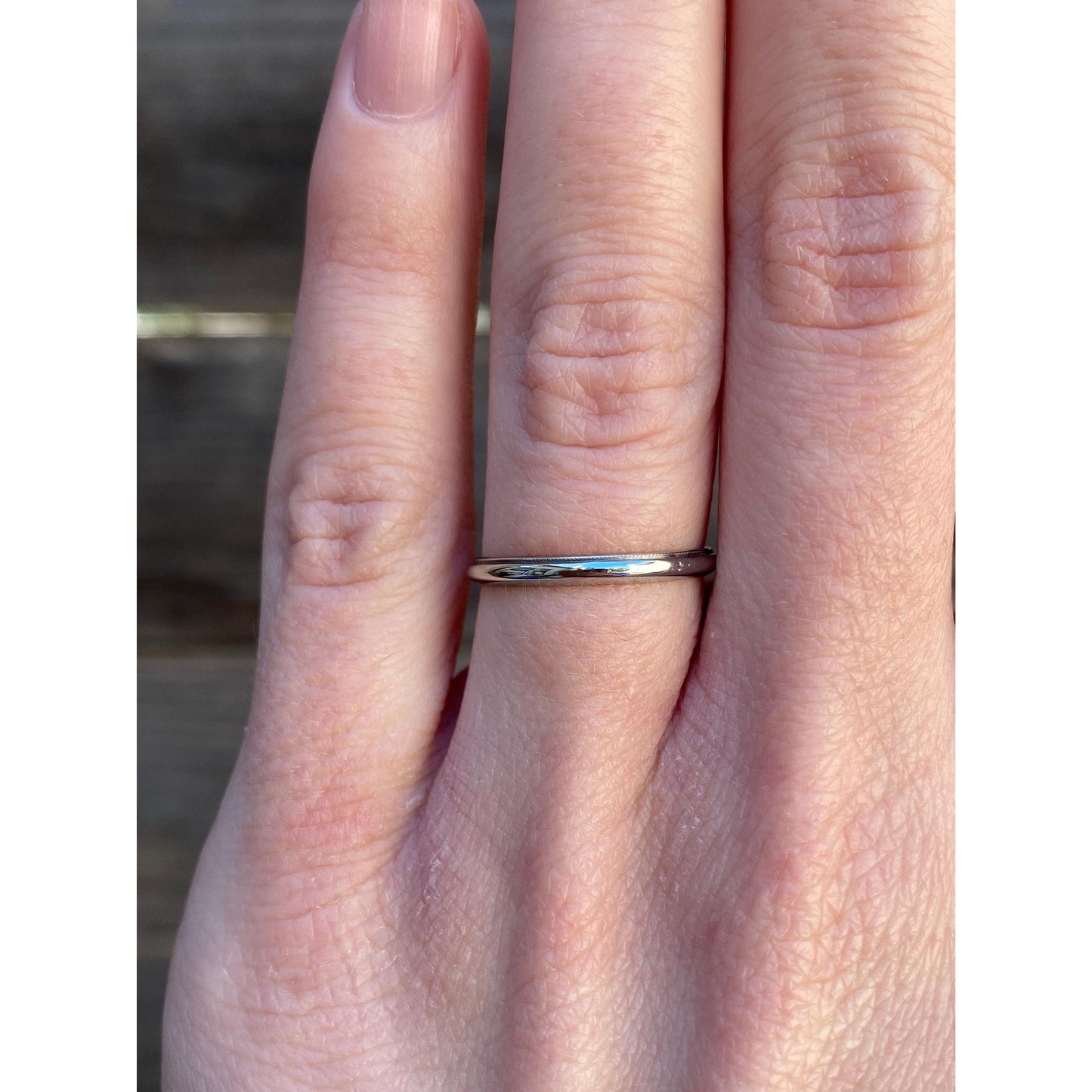 Vintage Solid 18k White Gold Slim Lined Ring Band - Size 5.5