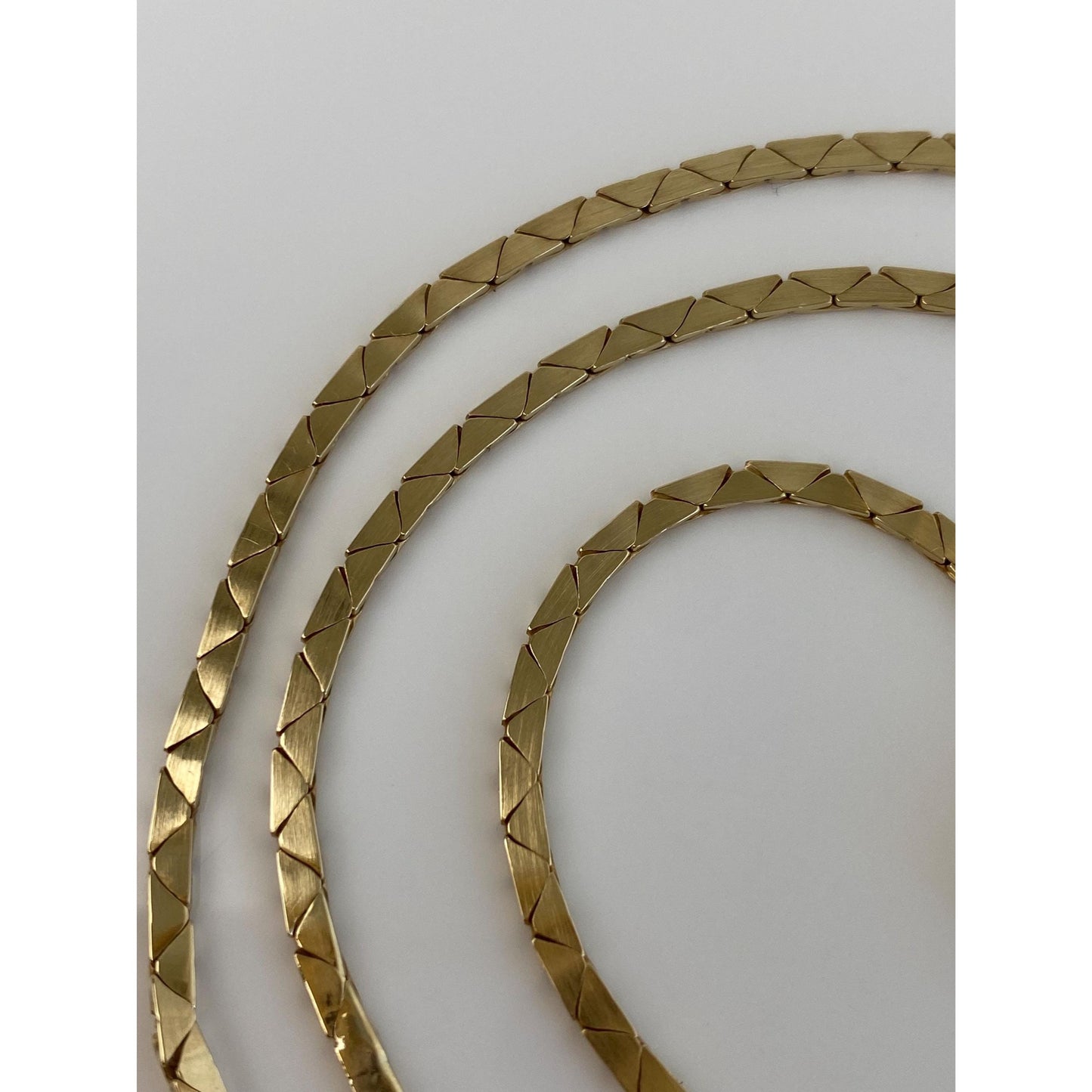 Vintage Solid 14k Yellow Gold Chunky Triangle Link Chain Necklace - 18 inches