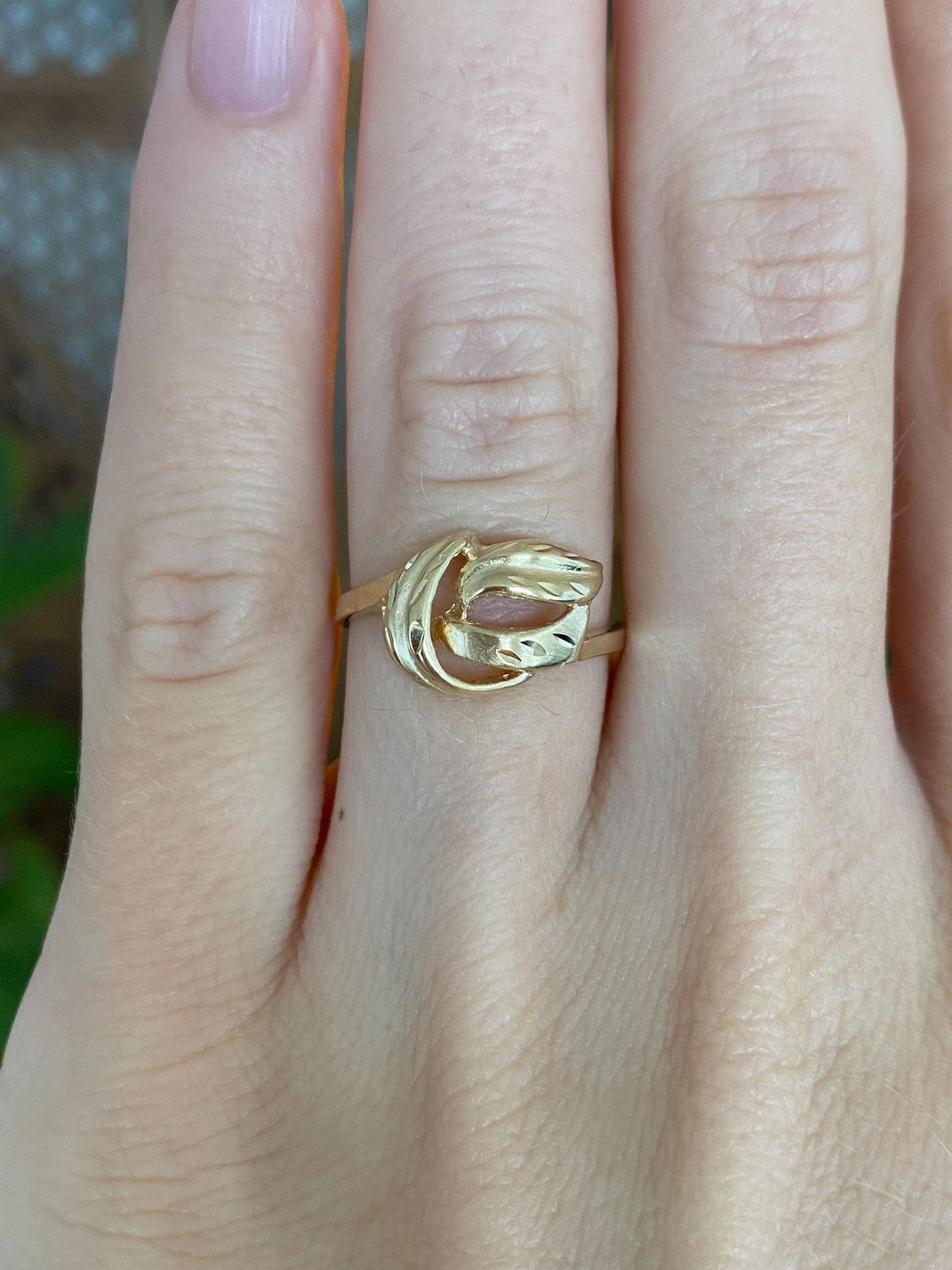 Solid 14k Yellow Gold Diamond Cut Design Ring - Size 5.75
