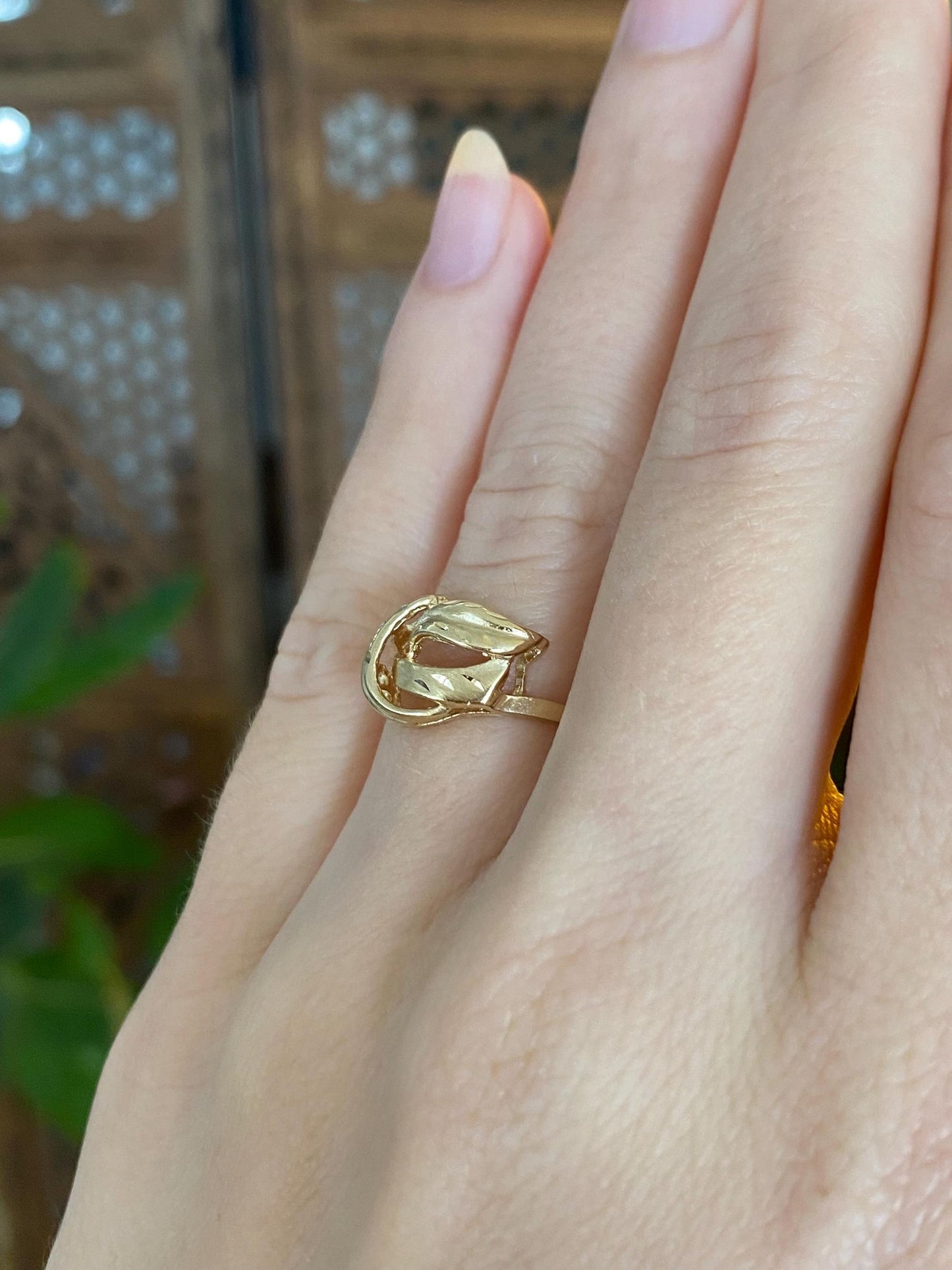 Solid 14k Yellow Gold Diamond Cut Design Ring - Size 5.75