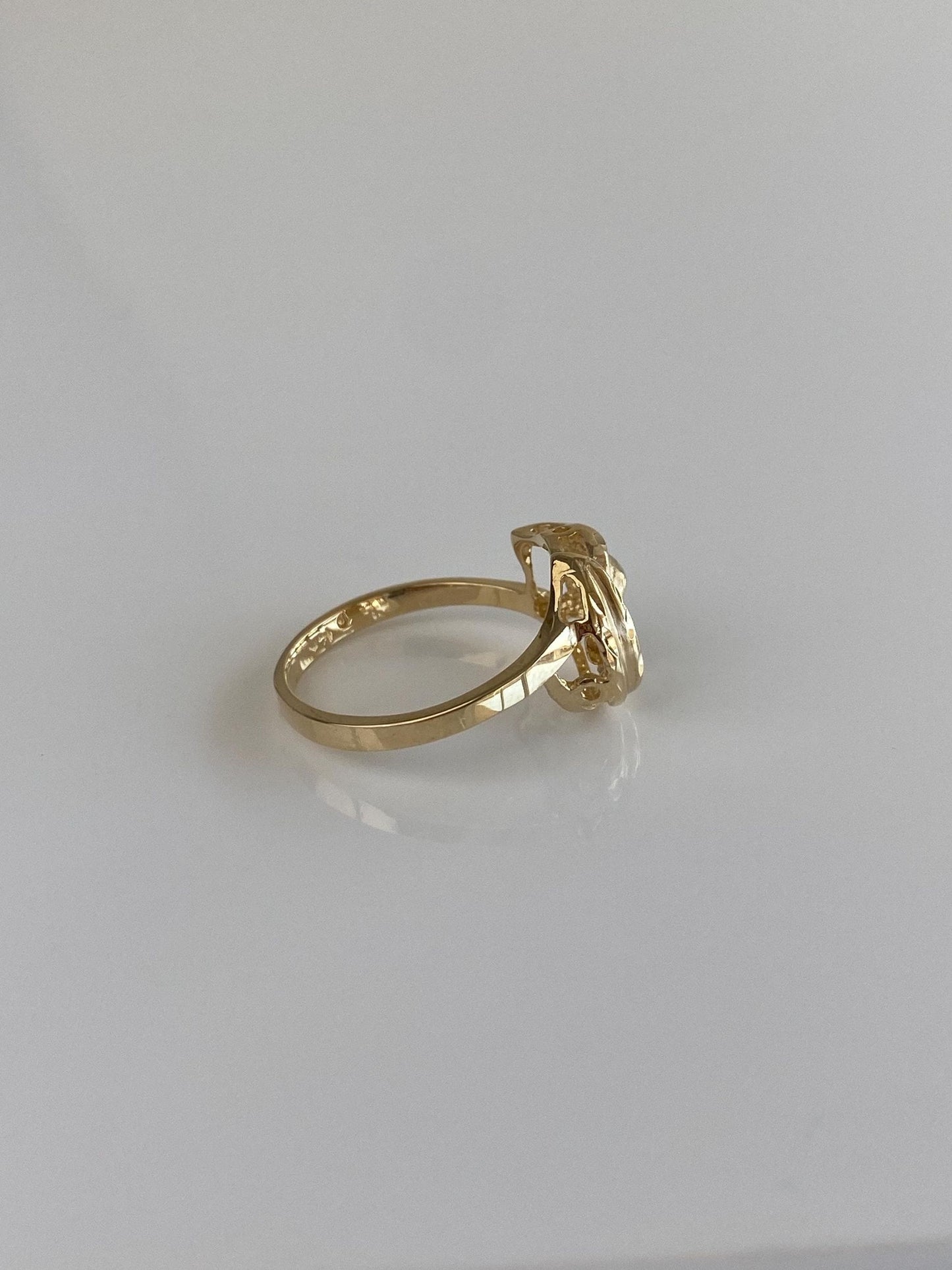 Solid 14k Yellow Gold Diamond Cut Design Ring - Size 5.75