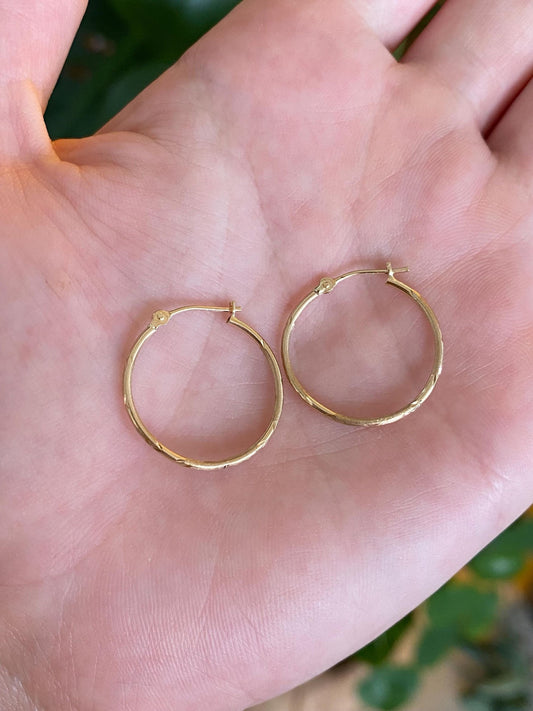 Vintage 10k Yellow Gold Diamond Cut Thin Hoop Earrings