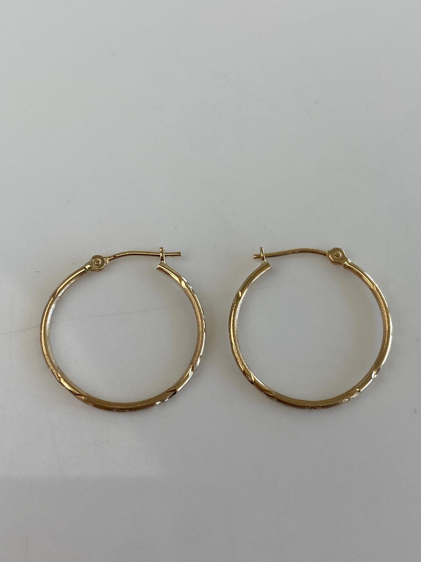 Vintage 10k Yellow Gold Diamond Cut Thin Hoop Earrings
