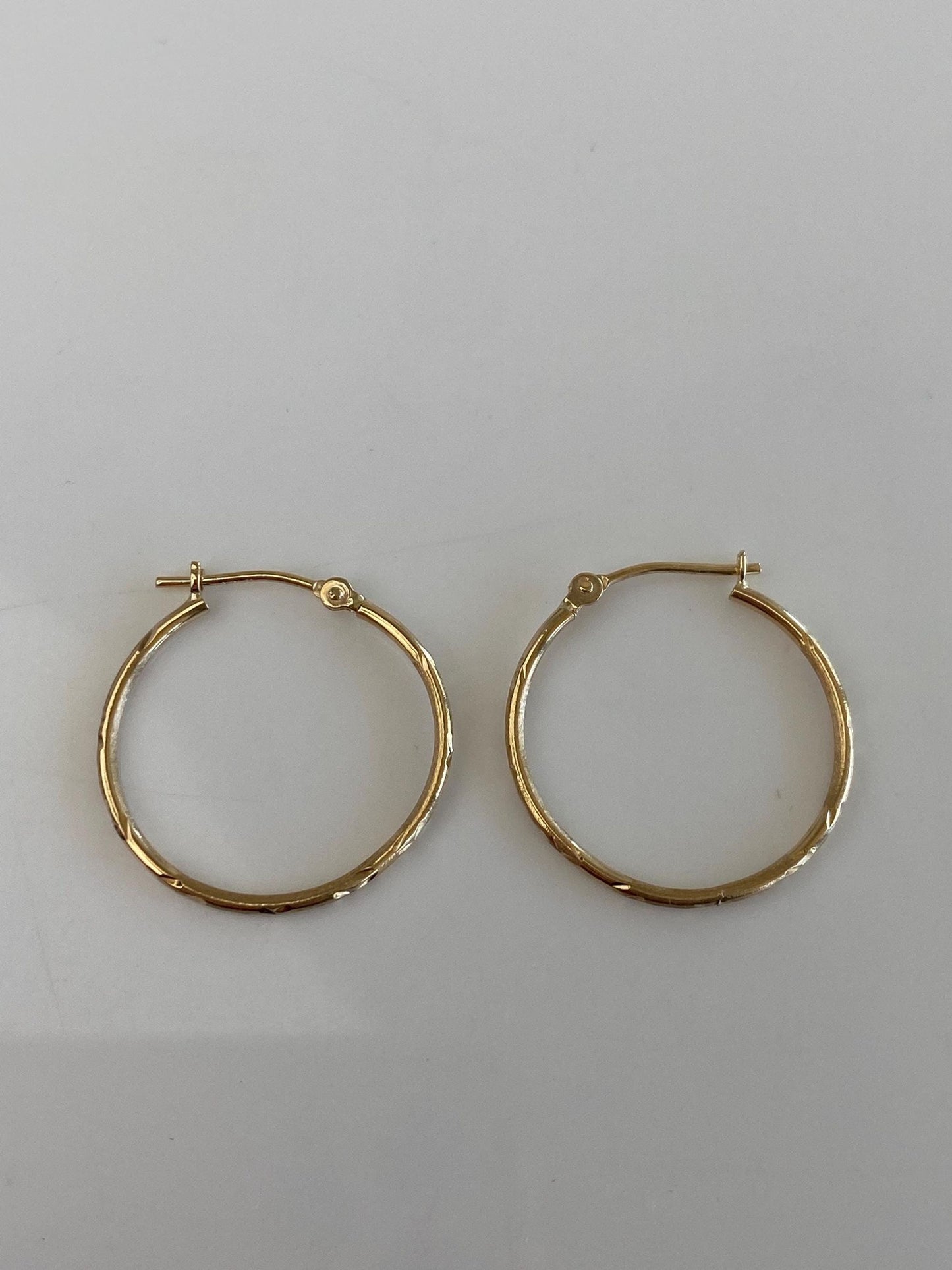 Vintage 10k Yellow Gold Diamond Cut Thin Hoop Earrings