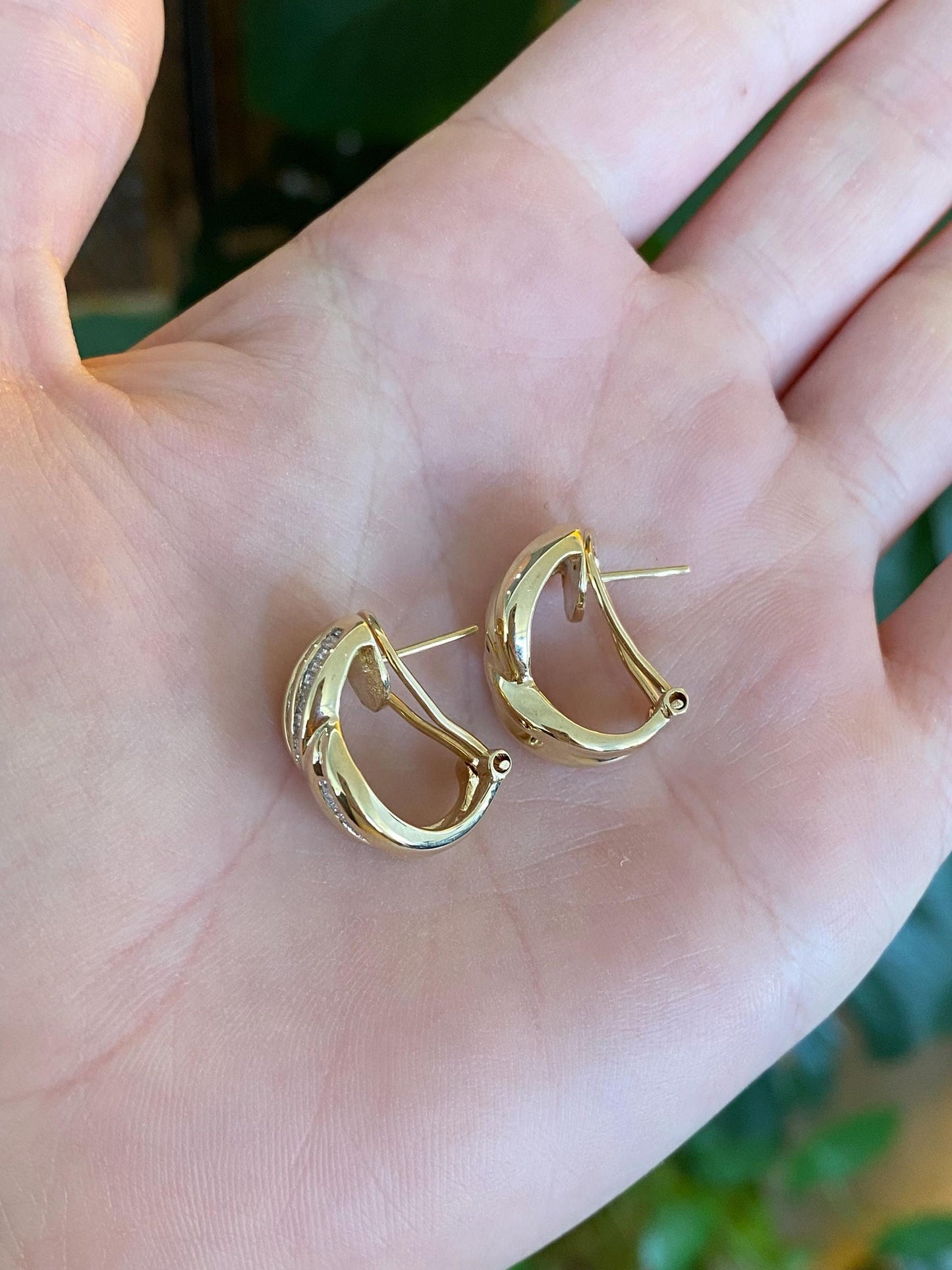 Vintage Solid 14k Yellow Gold Baguette Diamond Drop Earrings