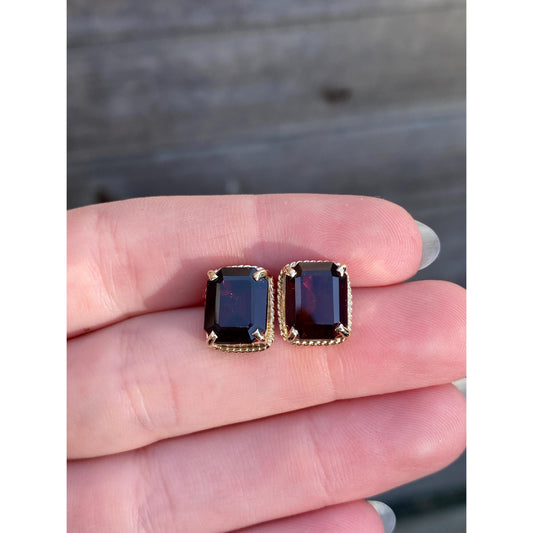 Vintage Solid 14k Yellow Gold Garnet Square Stud Earrings