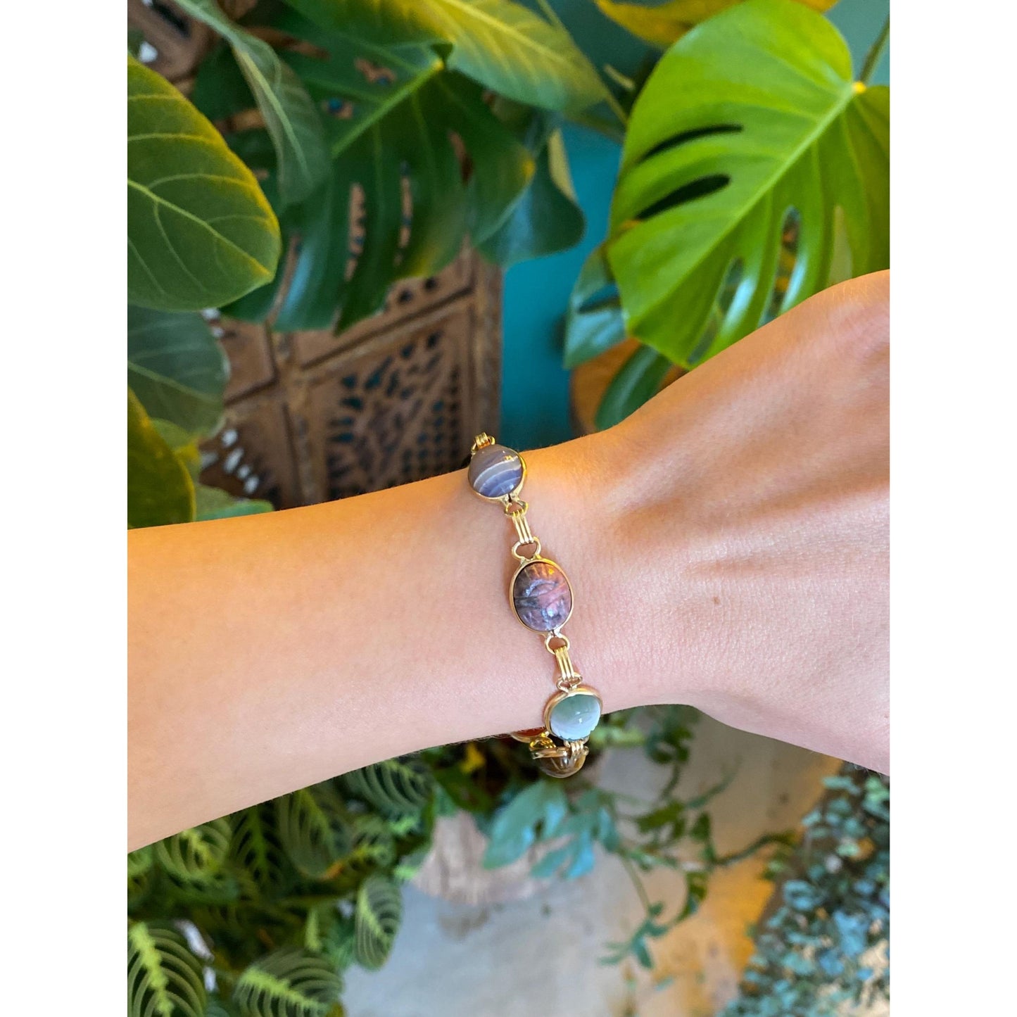 Solid 14k Yellow Gold Carved Tigers Eye Carnelian Agate Rhodolite Scarab Link Bracelet - 7.75 inches