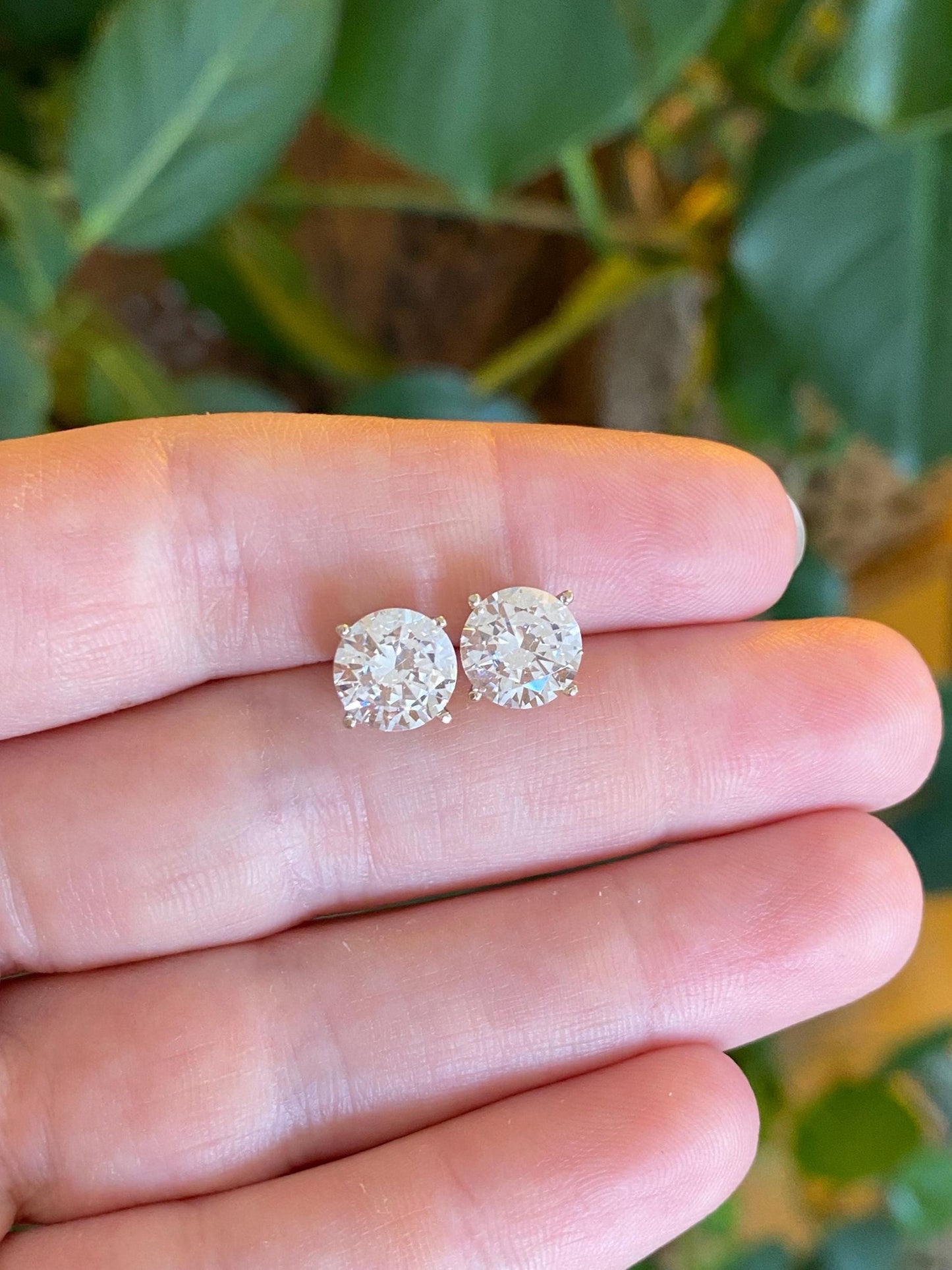 Solid 10k White Gold Clear Cubic Zirconia Stud Earrings