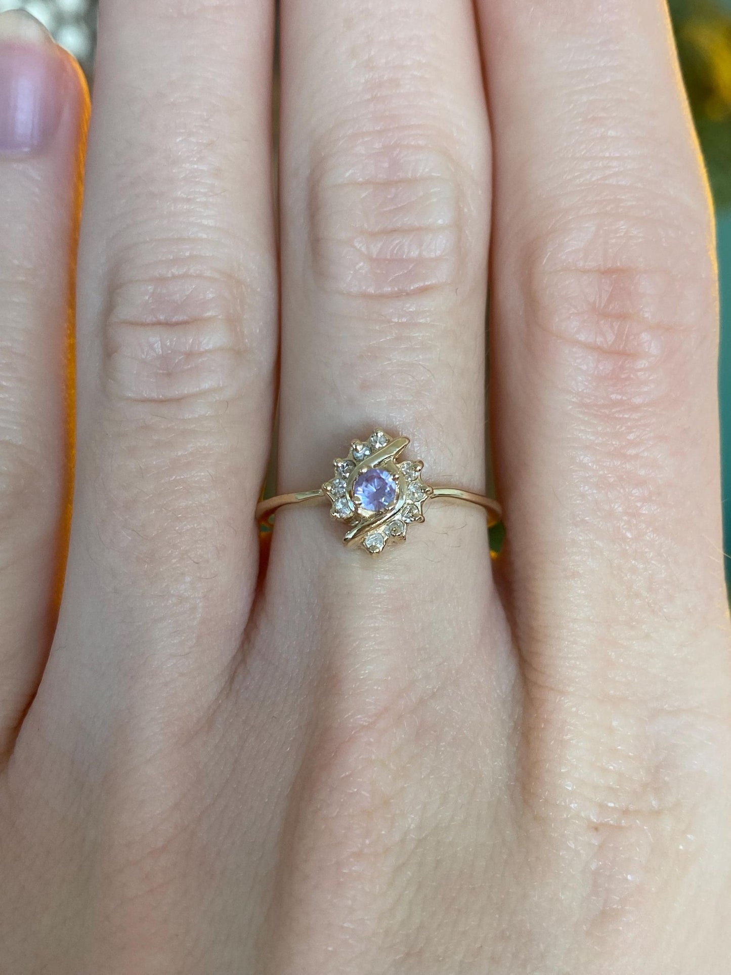 Vintage Solid 14k Yellow Gold Diamond Halo Light Purple Spinel Ring - Size 7.75