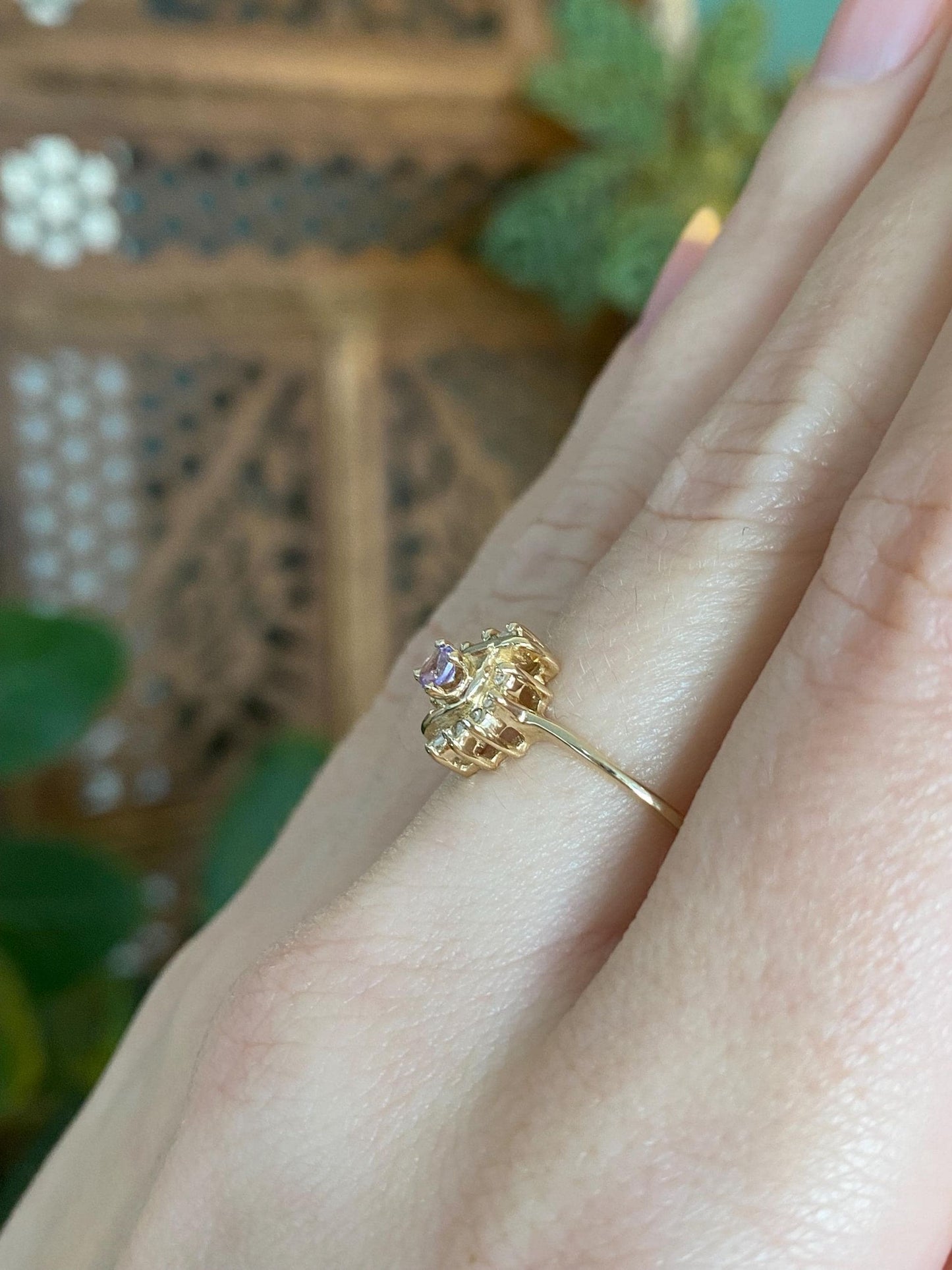 Vintage Solid 14k Yellow Gold Diamond Halo Light Purple Spinel Ring - Size 7.75