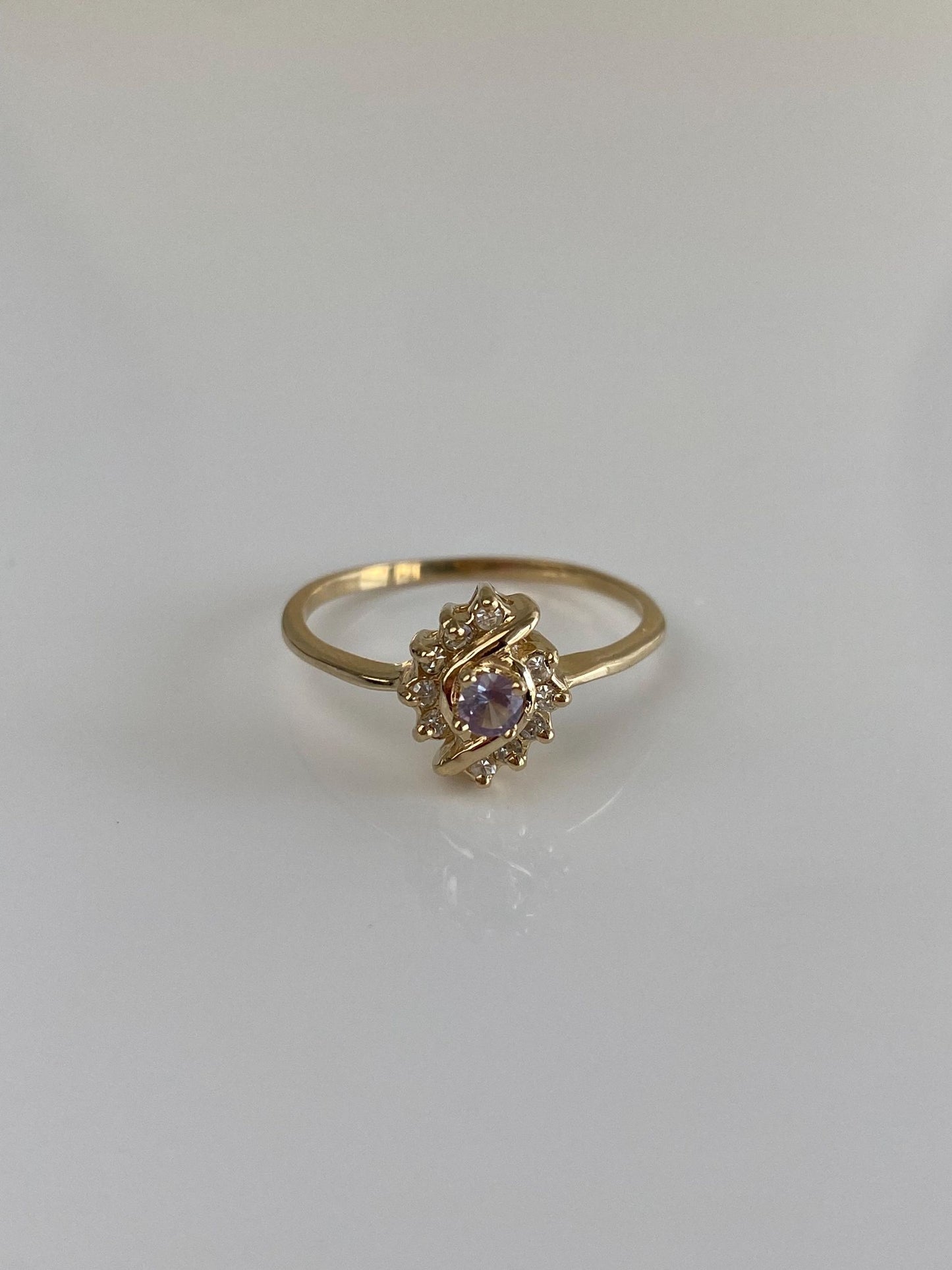 Vintage Solid 14k Yellow Gold Diamond Halo Light Purple Spinel Ring - Size 7.75