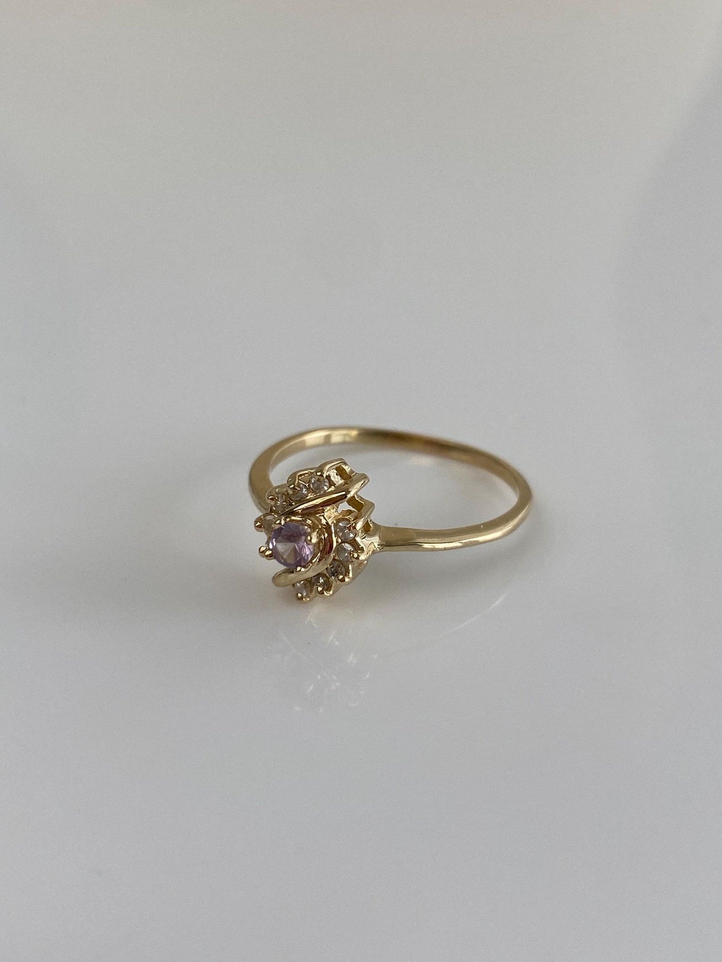Vintage Solid 14k Yellow Gold Diamond Halo Light Purple Spinel Ring - Size 7.75