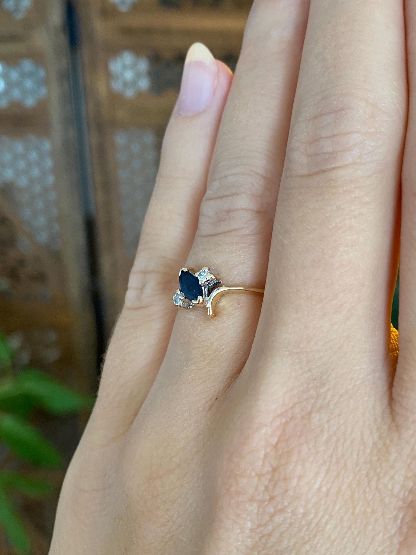 Solid 14k White & Yellow Gold Diamond Blue Sapphire Dainty Twist Ring - Size 5