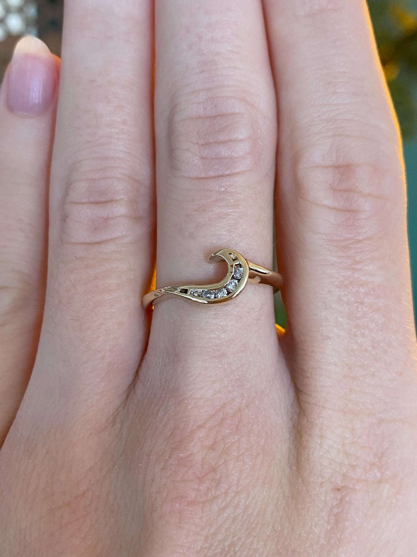 Vintage Solid 14k Yellow Gold Diamond Wave Ring - Size 7.25