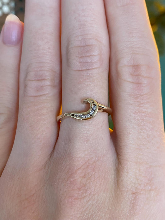 Vintage Solid 14k Yellow Gold Diamond Wave Ring - Size 7.25