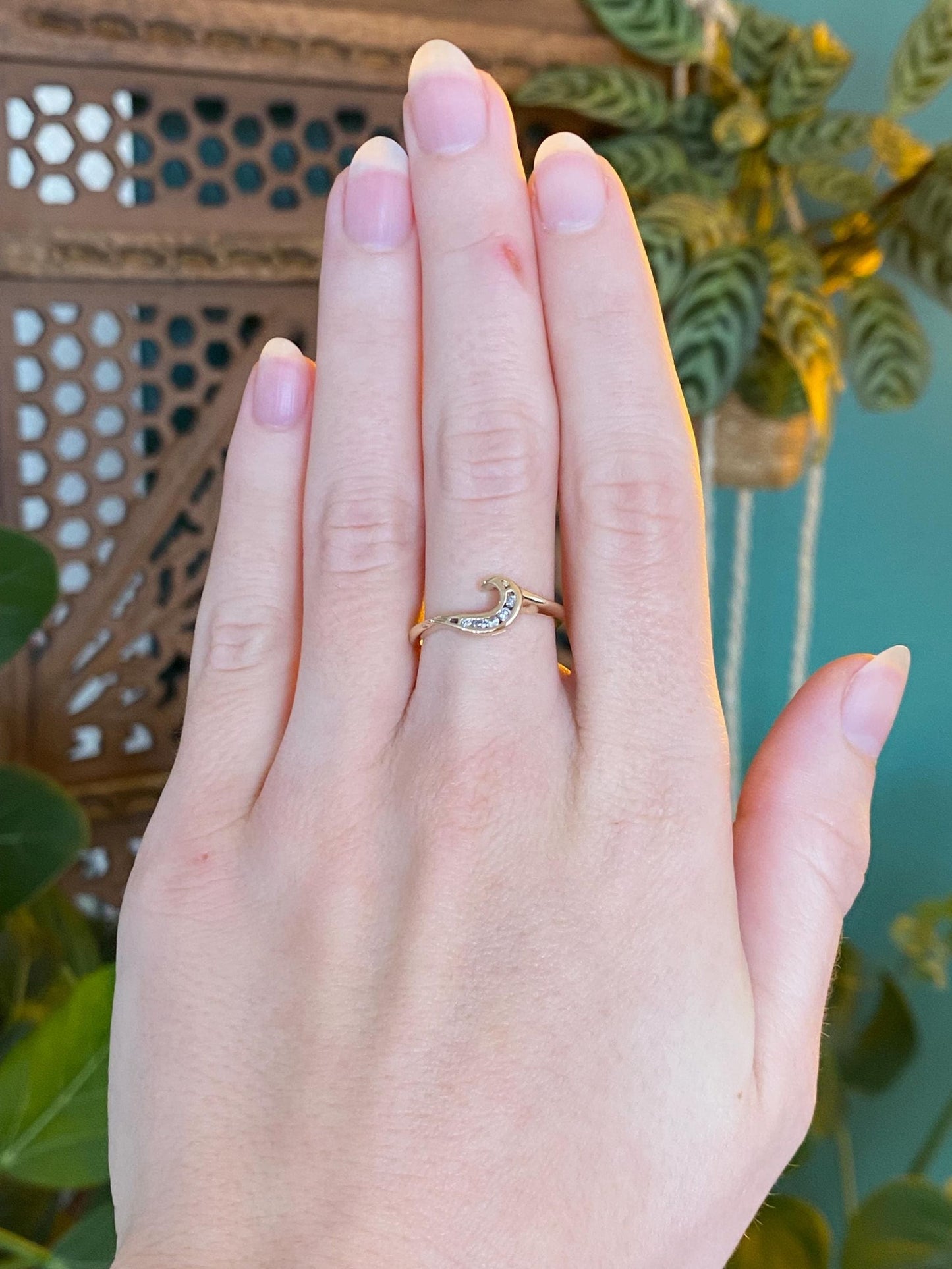 Vintage Solid 14k Yellow Gold Diamond Wave Ring - Size 7.25