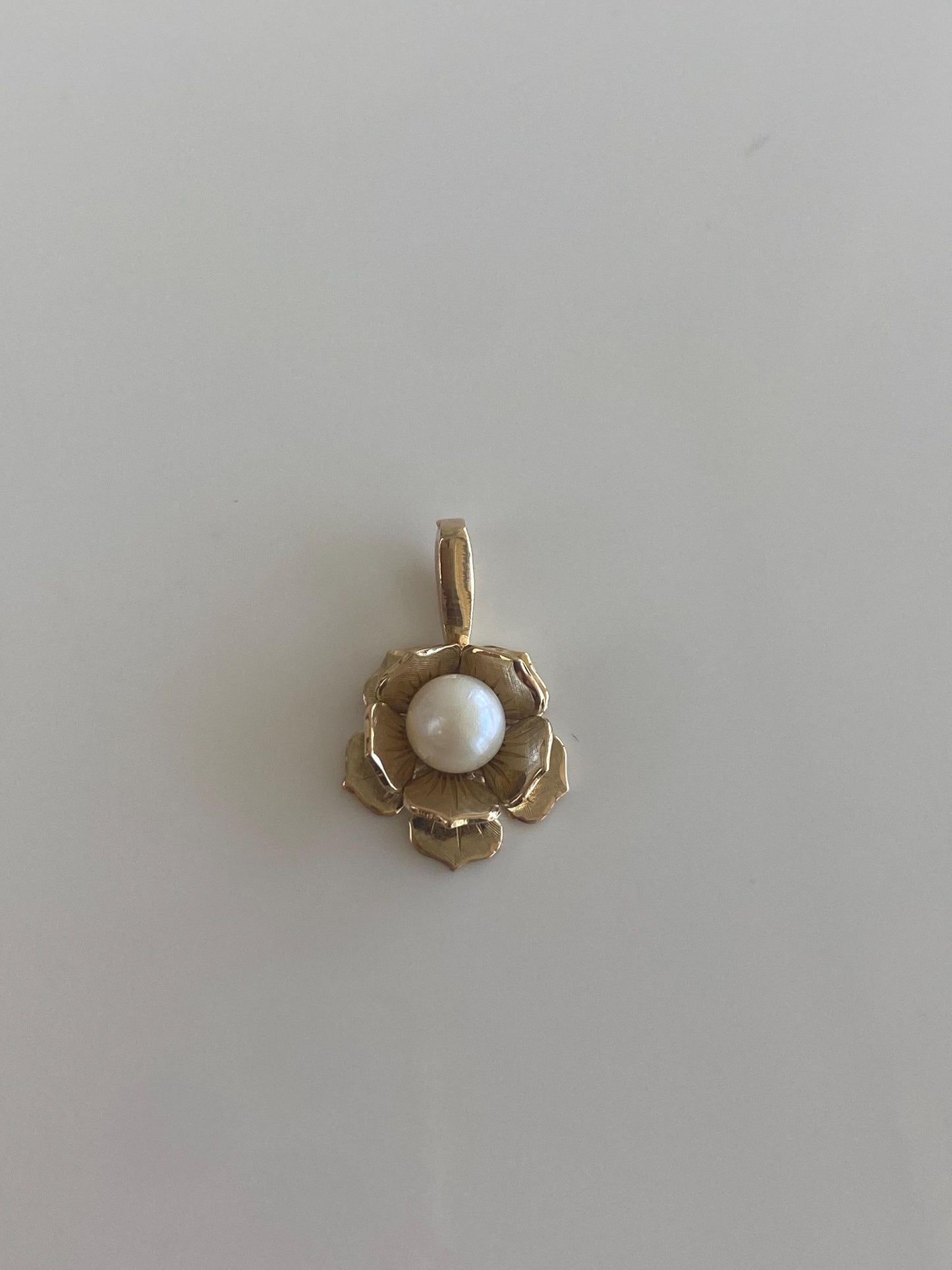 Vintage Solid 14k Yellow Gold Pearl Flower Charm
