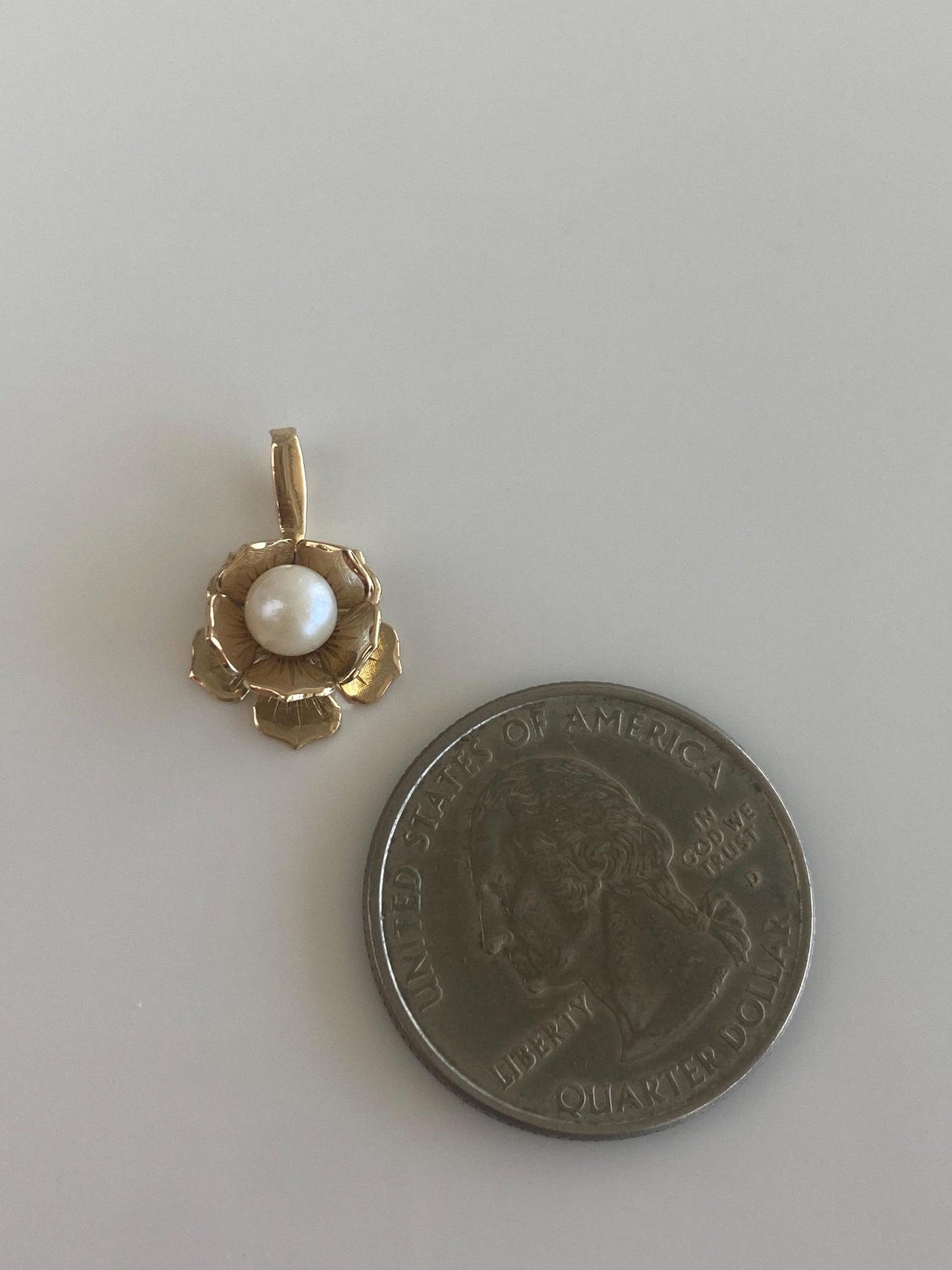 Vintage Solid 14k Yellow Gold Pearl Flower Charm